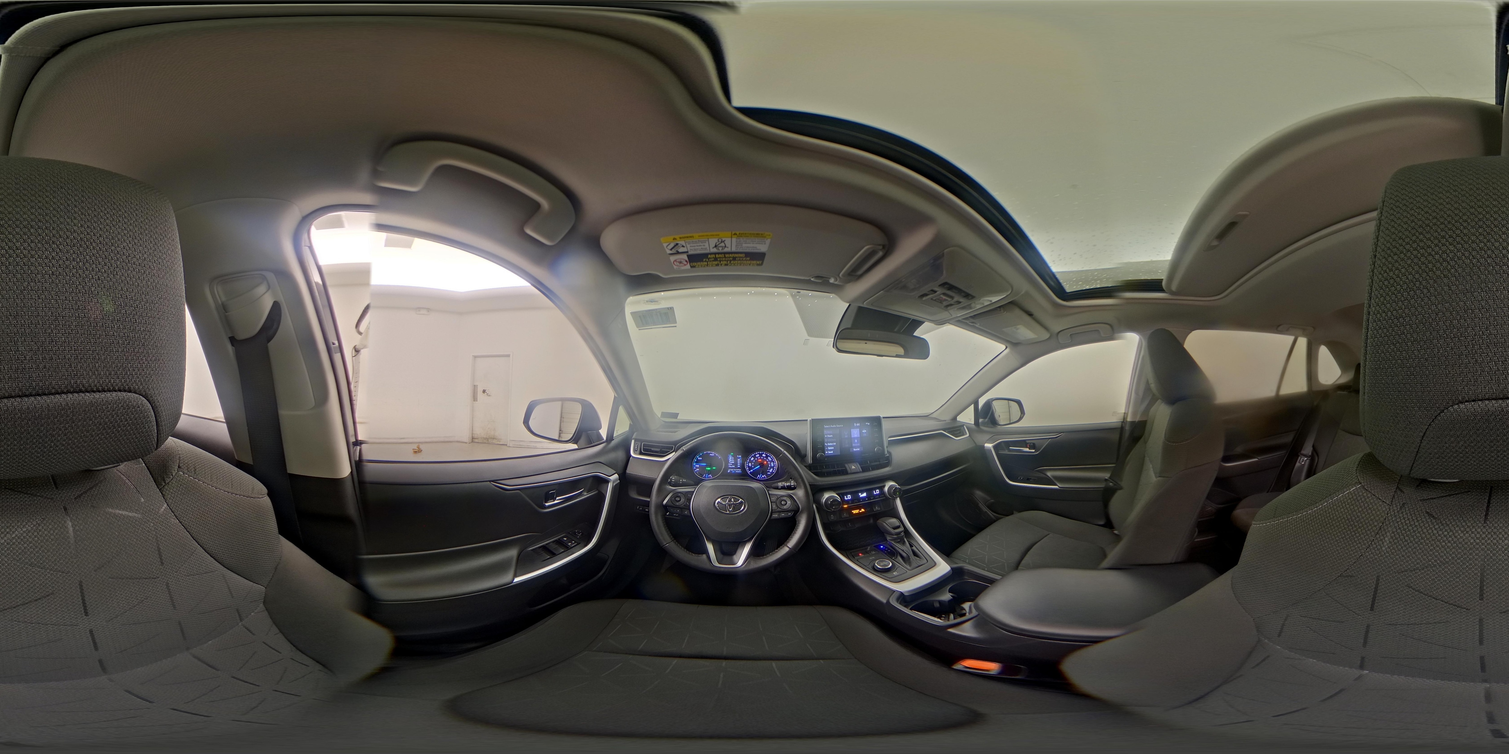 2021 Toyota RAV4 XLE - Photo 28
