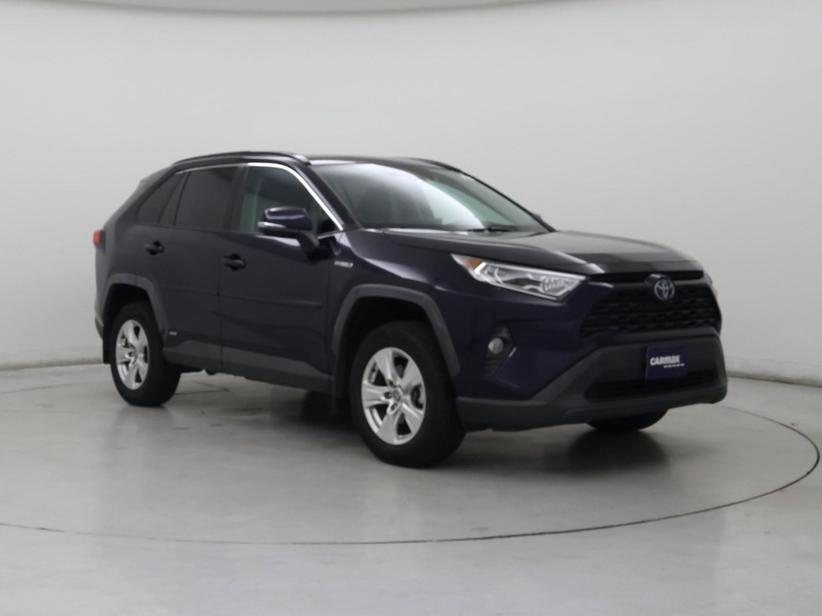 2021 Toyota RAV4 XLE - Photo 2