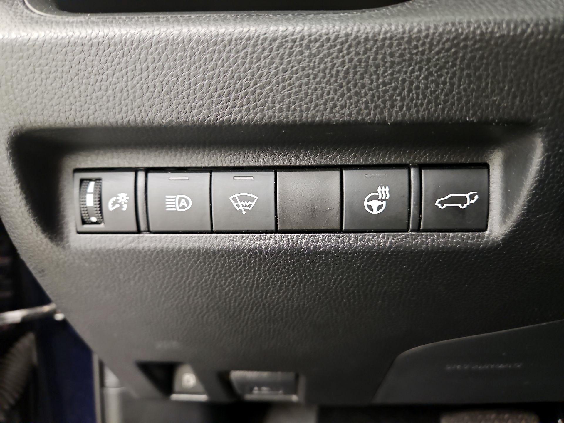 Thumbnail: 2021 Toyota RAV4 - 13
