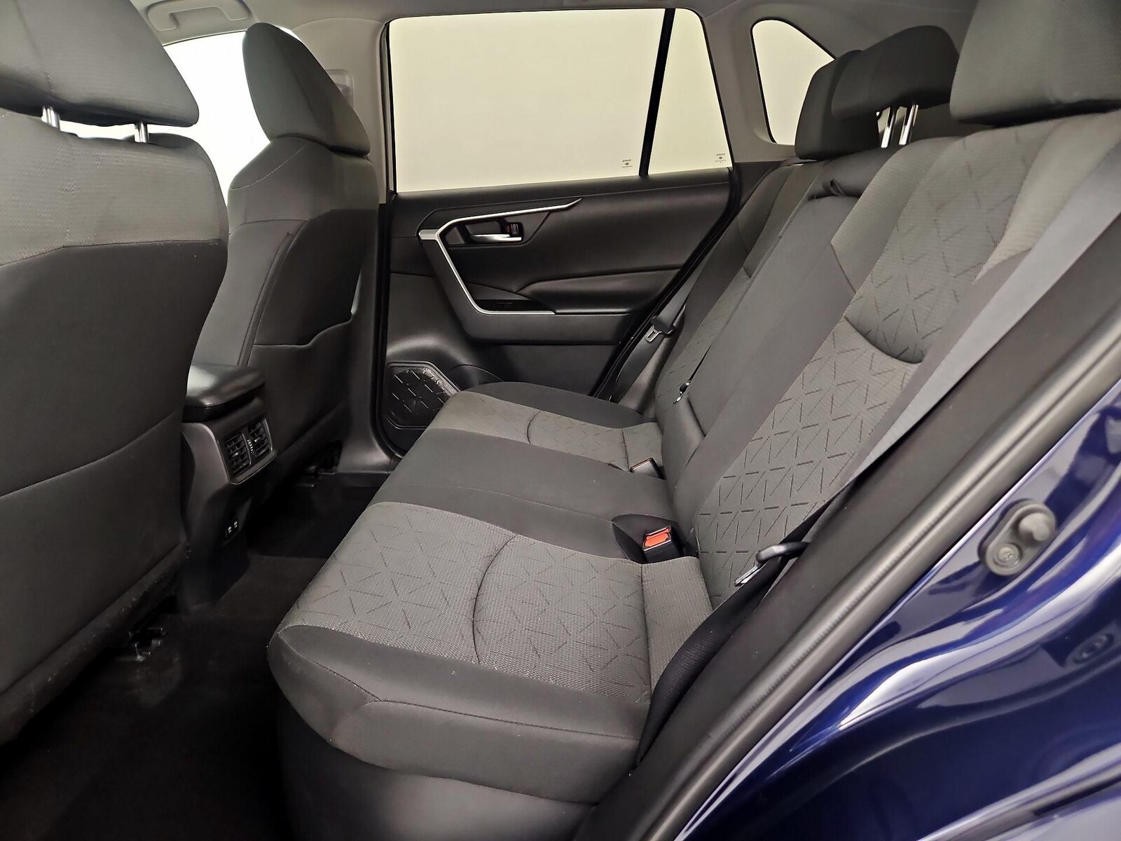 2021 Toyota RAV4 XLE - Photo 22
