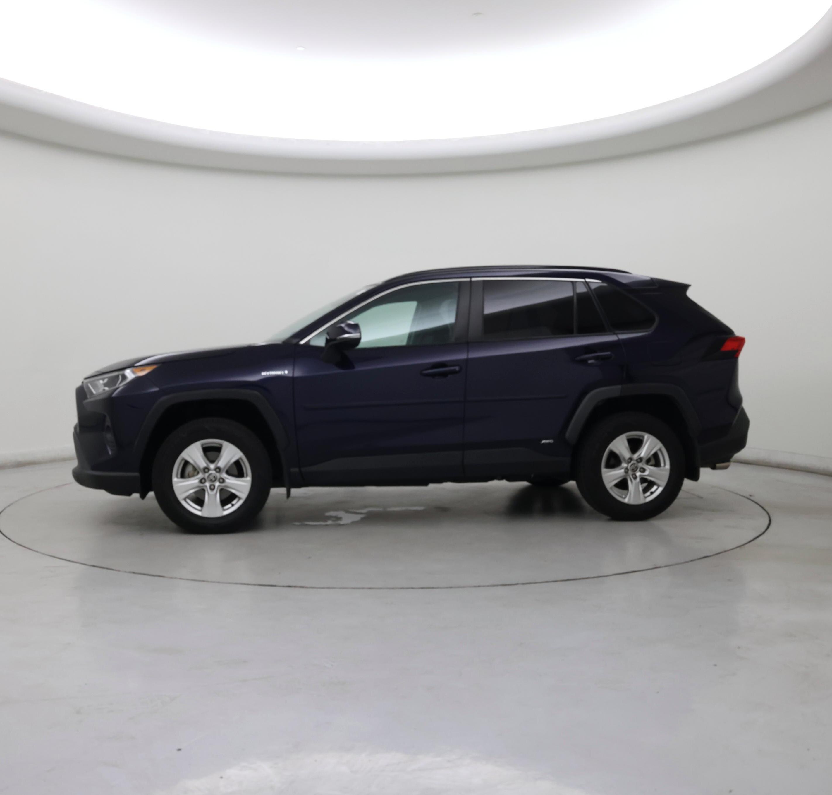 Thumbnail: 2021 Toyota RAV4 - 3