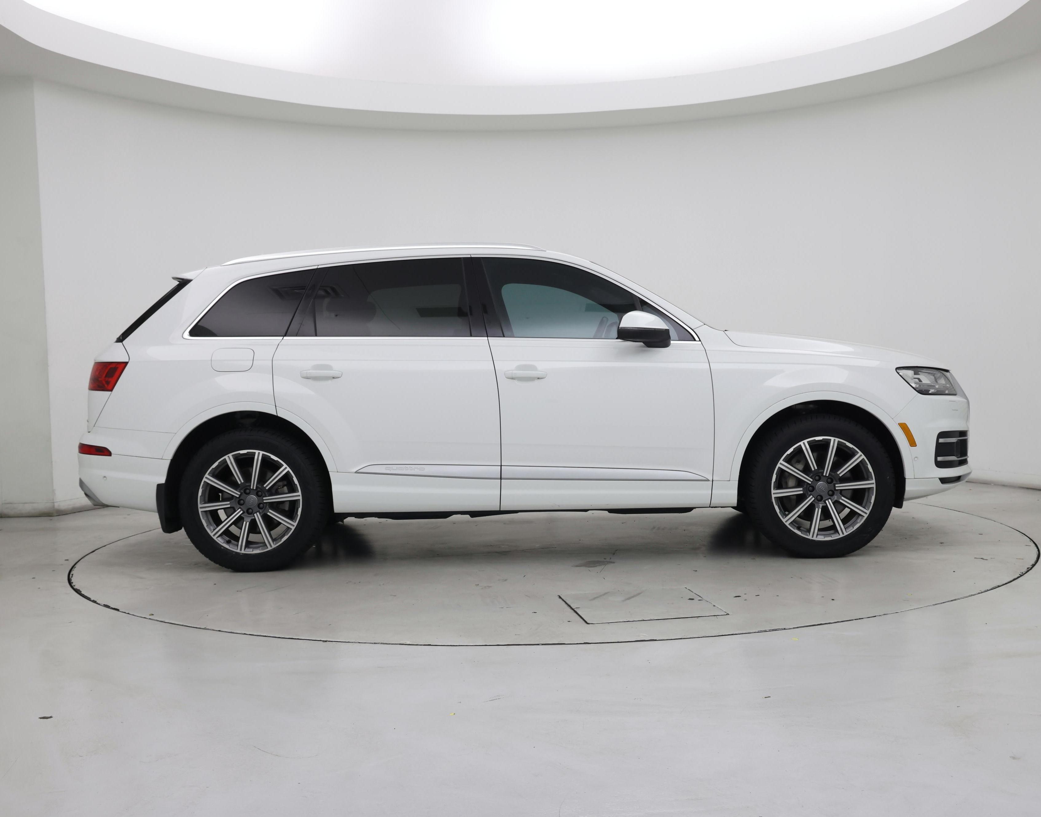 Thumbnail: 2019 Audi Q7 - 7