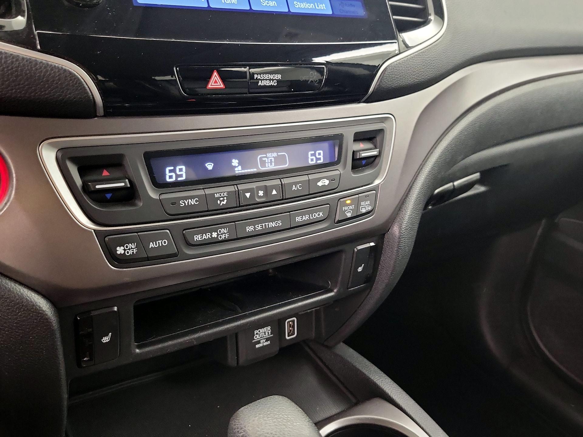Thumbnail: 2019 Honda Pilot - 16