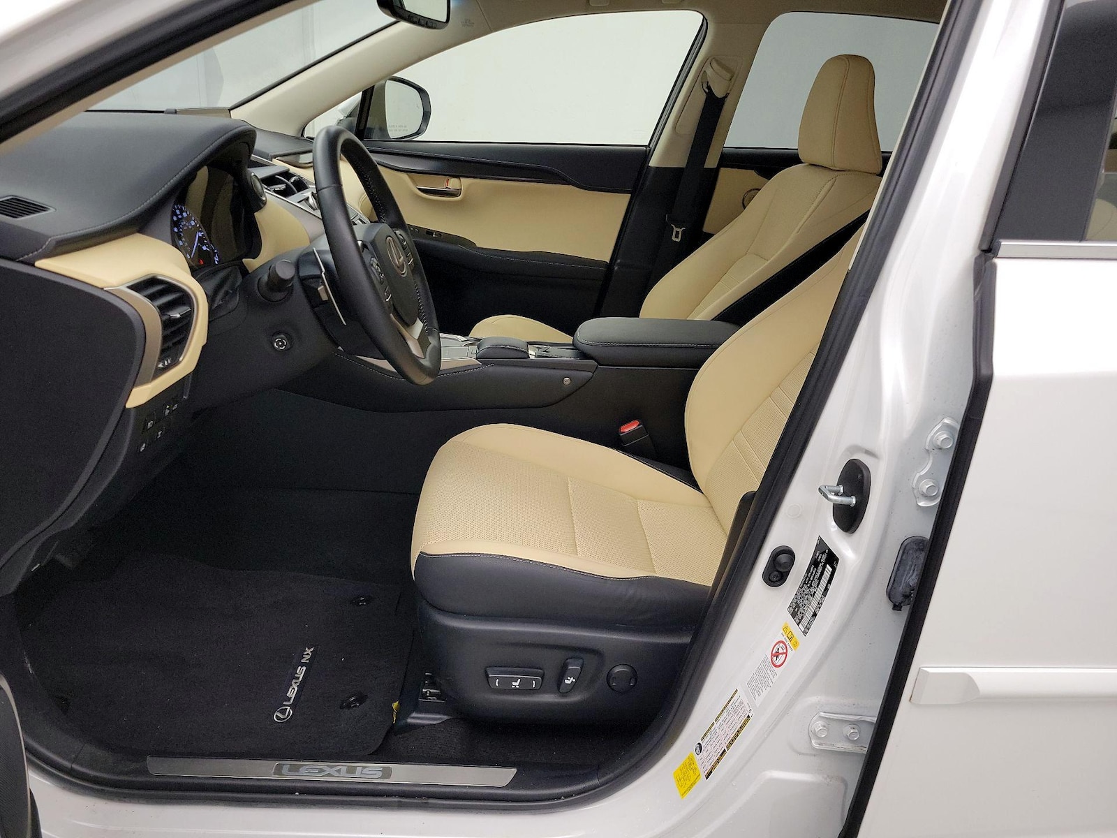 2019 Lexus NX 300 - Photo 12