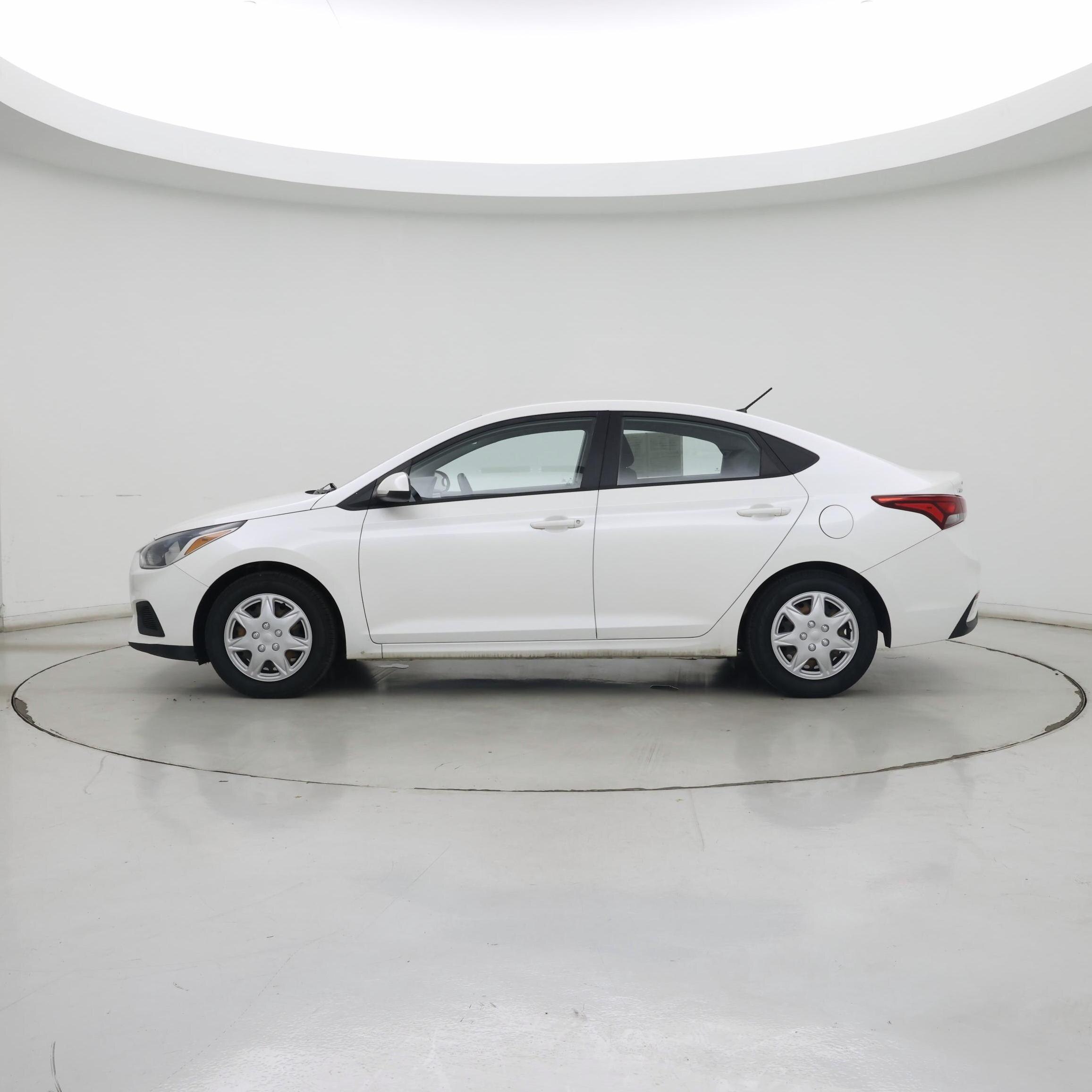 Thumbnail: 2019 Hyundai Accent - 3