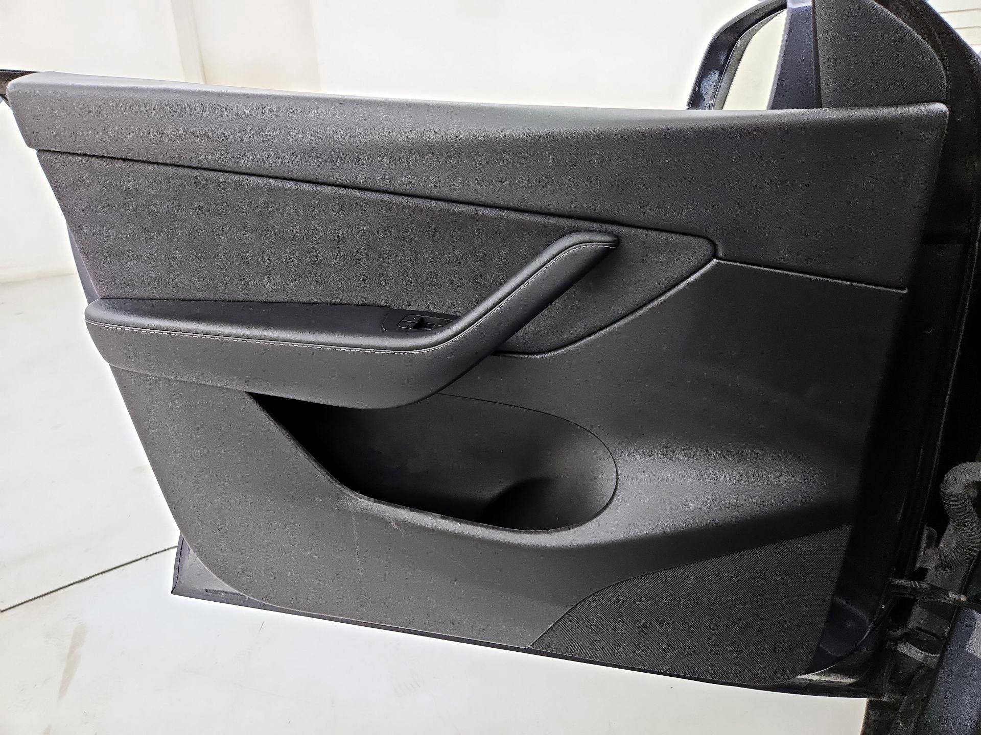 Thumbnail: 2022 Tesla Model Y - 12