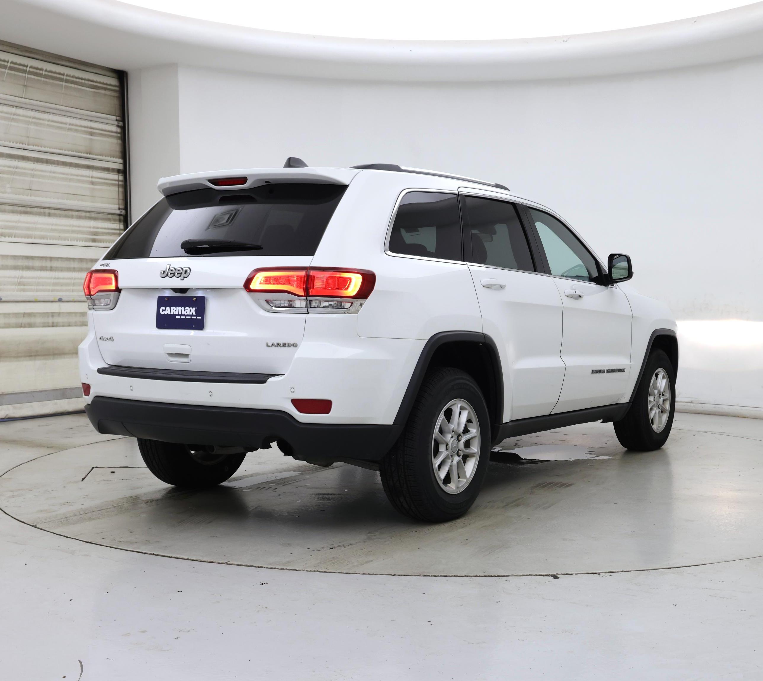 Thumbnail: 2020 Jeep Grand Cherokee - 8