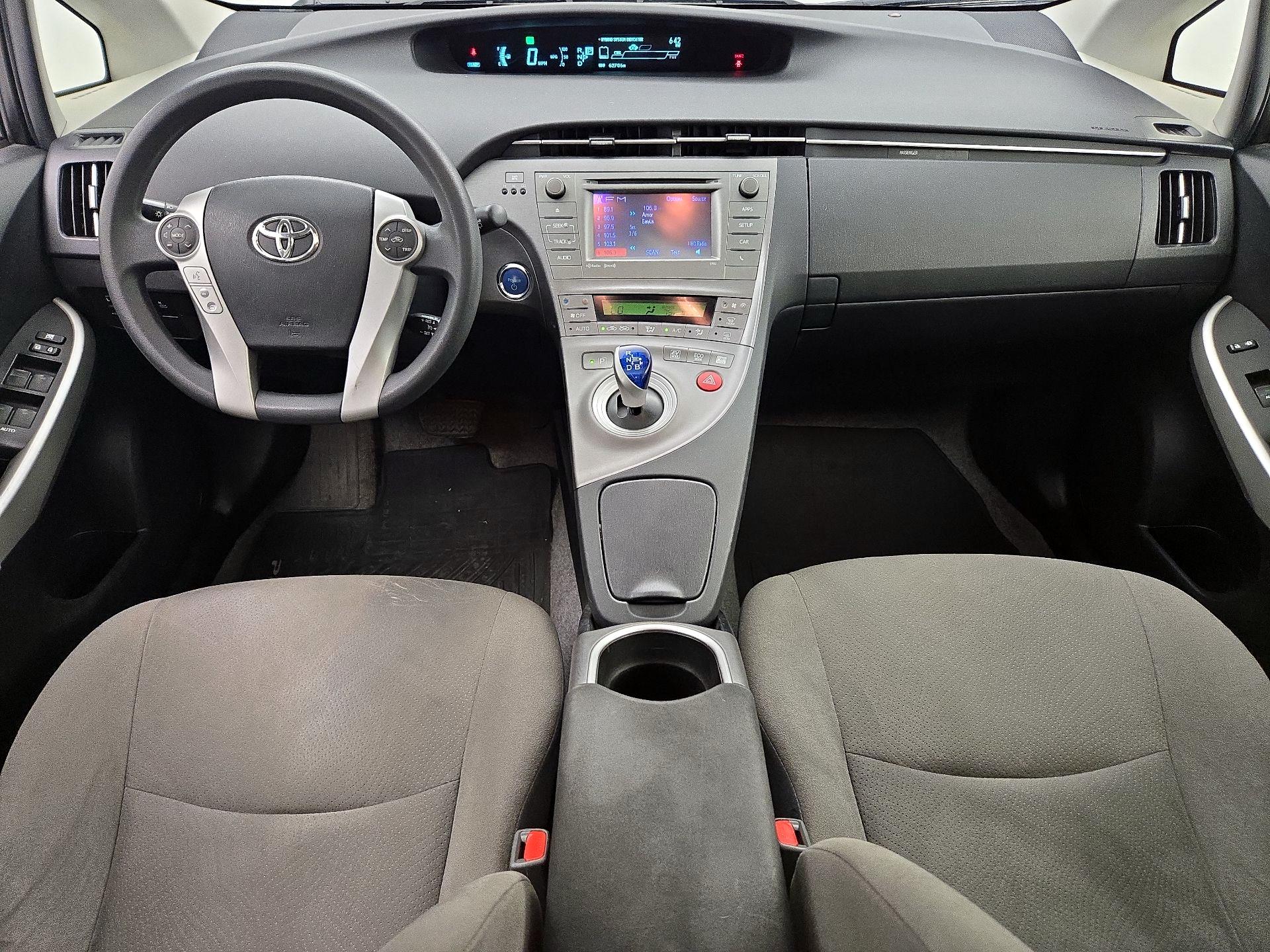 Thumbnail: 2015 Toyota Prius - 9