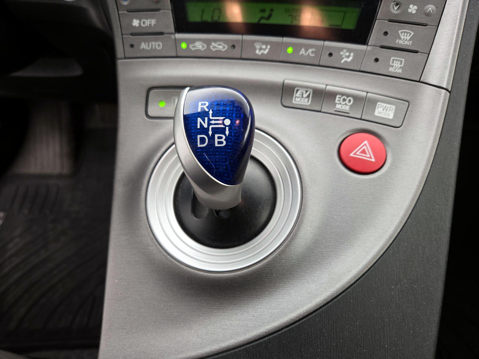 Thumbnail: 2015 Toyota Prius - 17