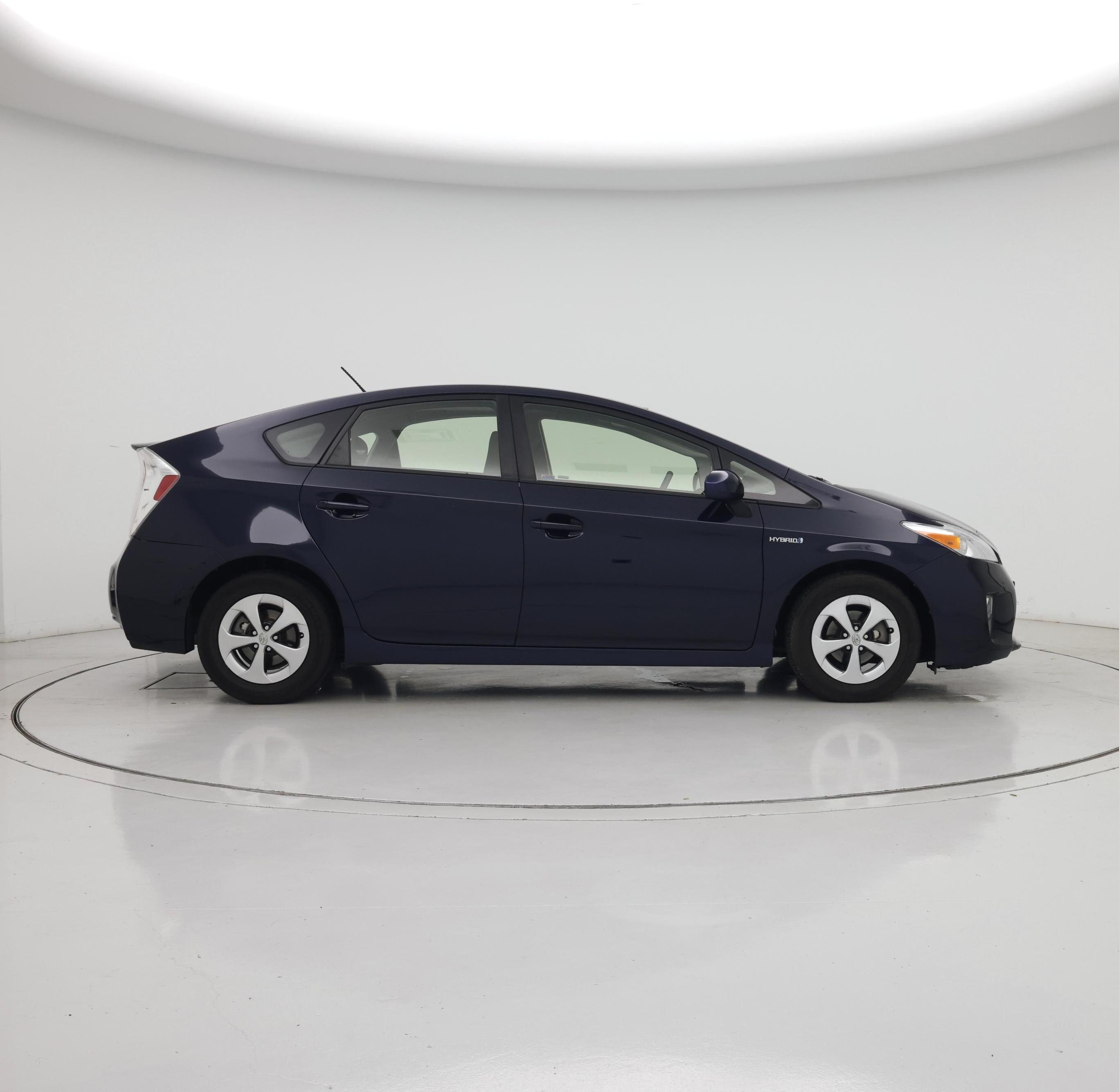 Thumbnail: 2015 Toyota Prius - 7