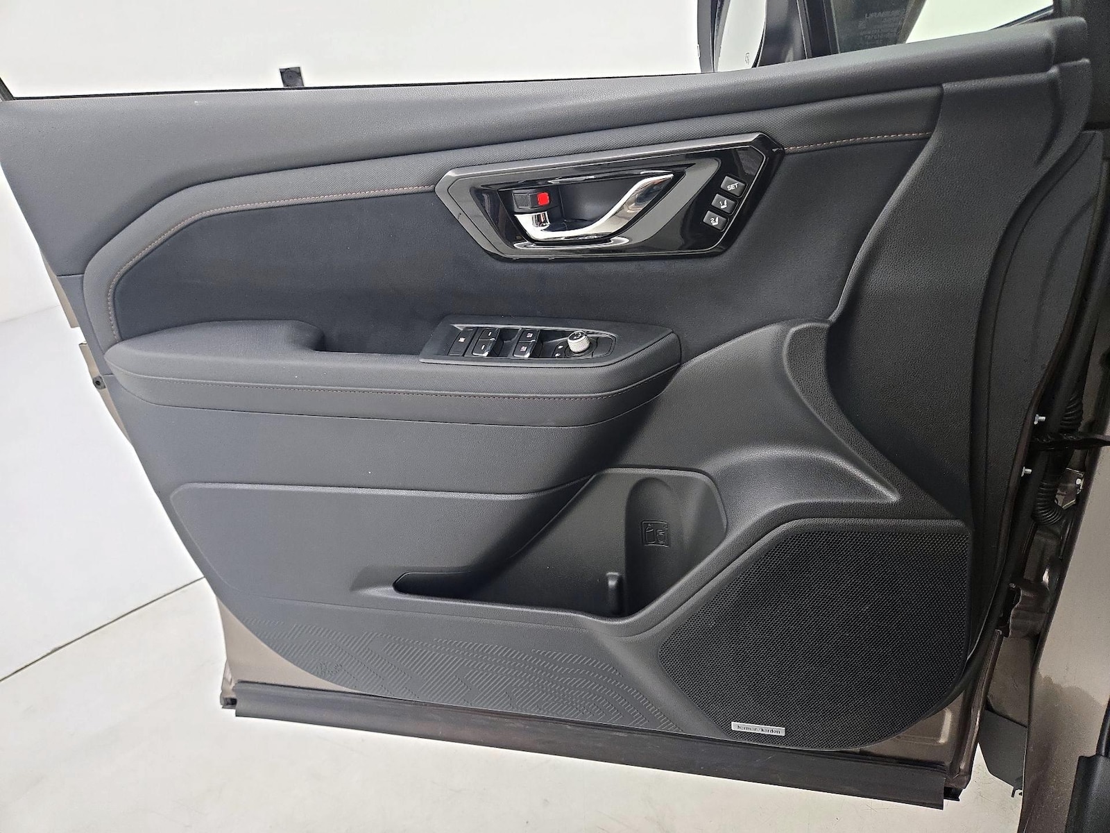 2025 Subaru Forester Touring - Photo 13