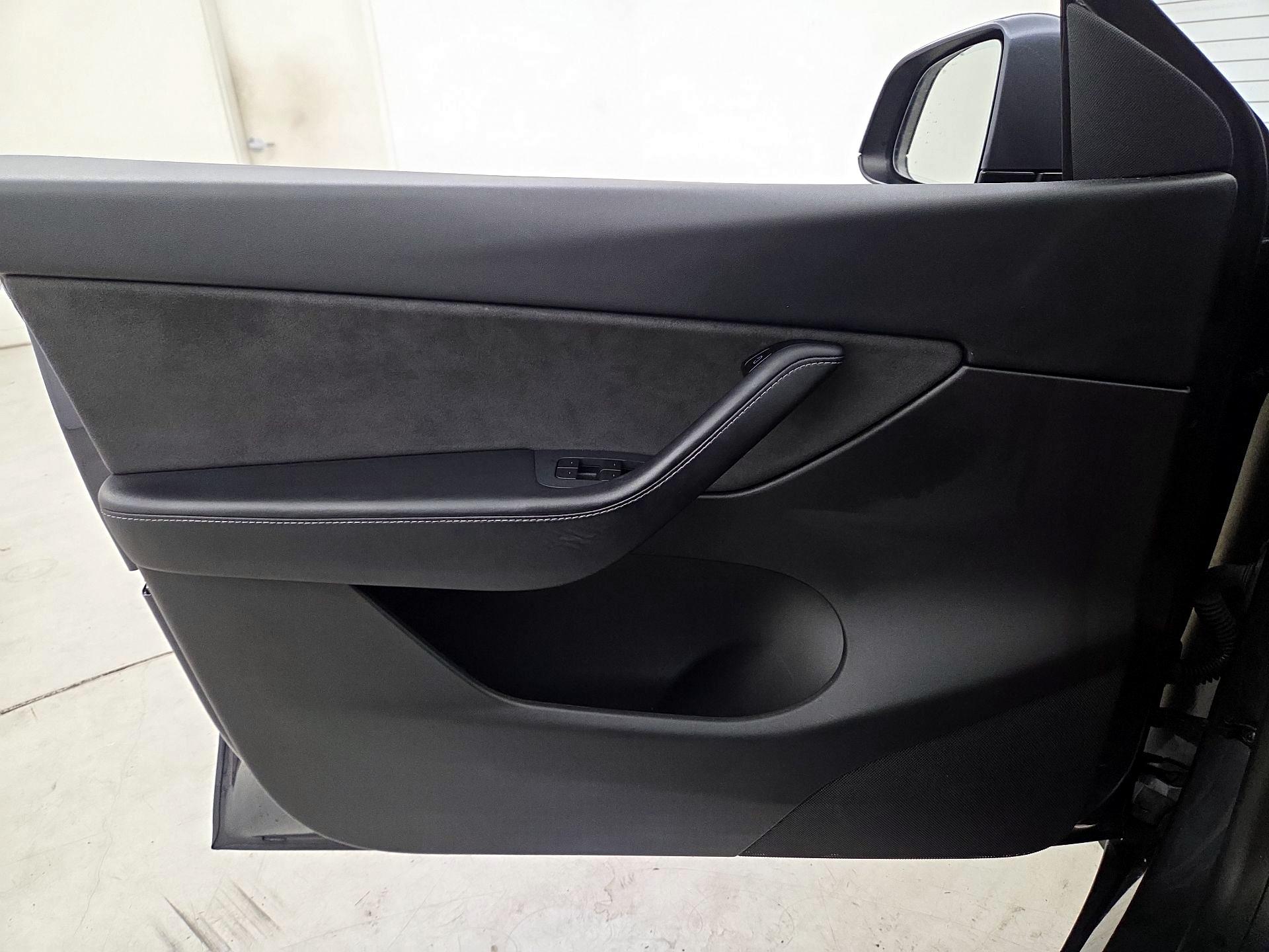 Thumbnail: 2021 Tesla Model Y - 12