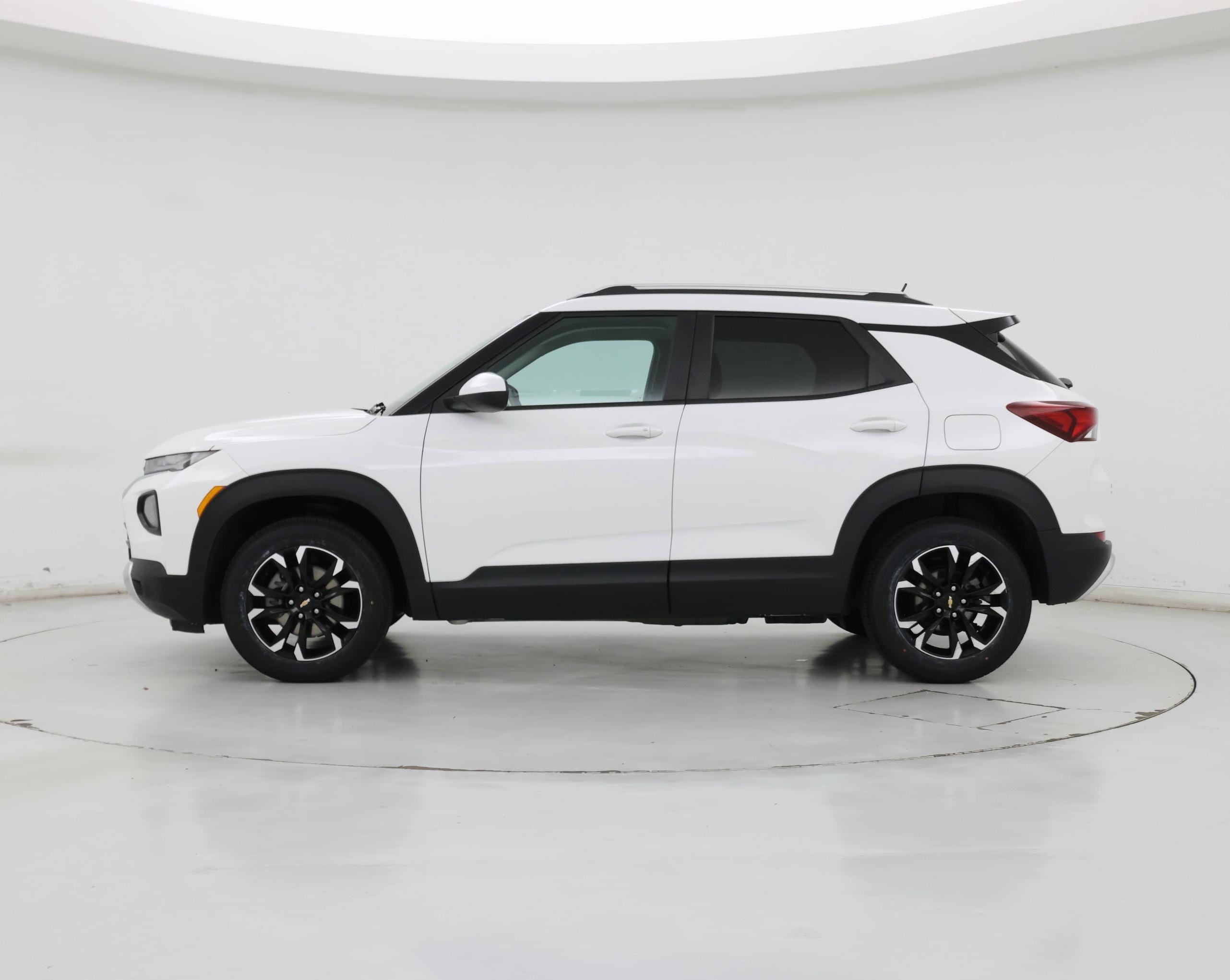 Thumbnail: 2021 Chevrolet TrailBlazer - 3