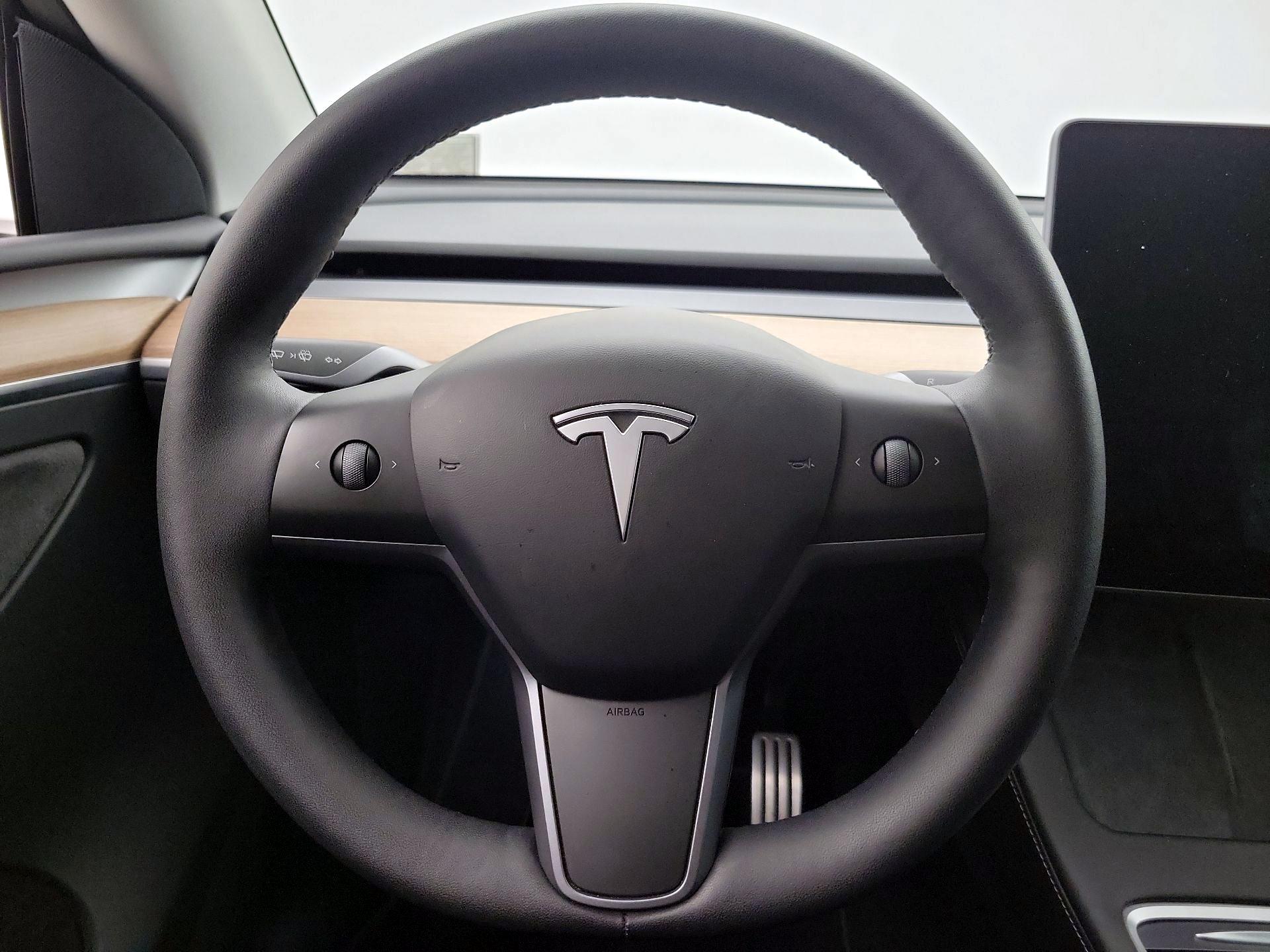 Thumbnail: 2023 Tesla Model Y - 10