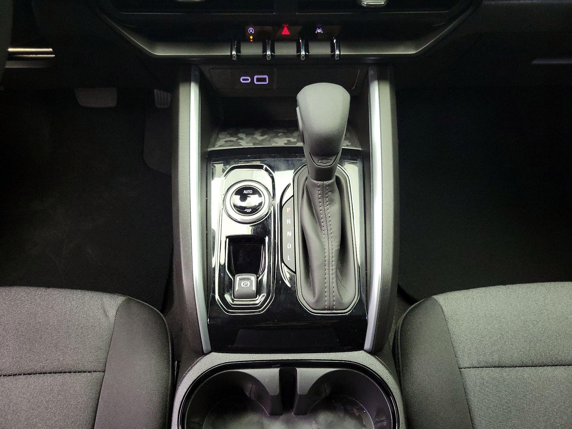 Thumbnail: 2024 Chevrolet Colorado - 16