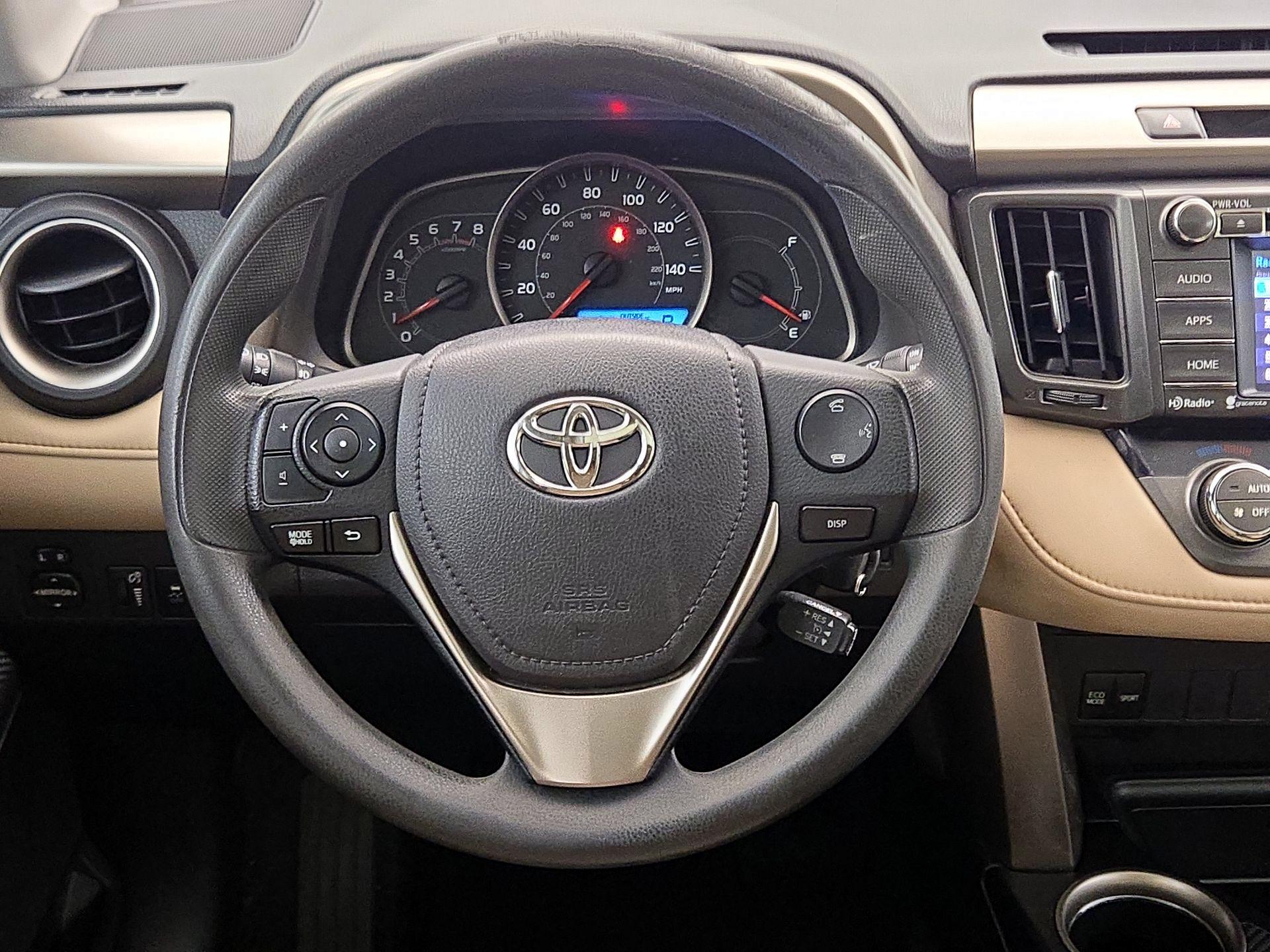 Thumbnail: 2015 Toyota RAV4 - 10