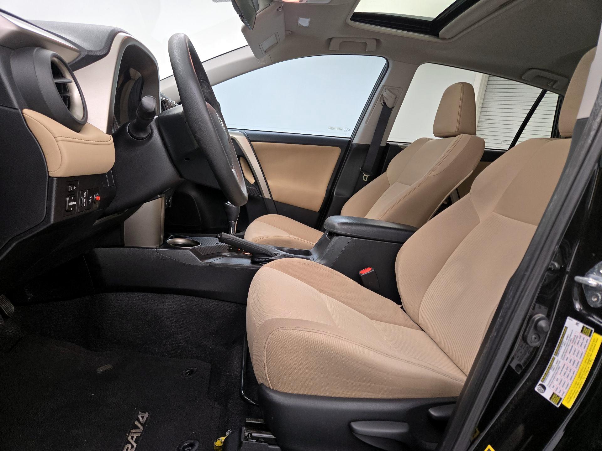 Thumbnail: 2015 Toyota RAV4 - 11