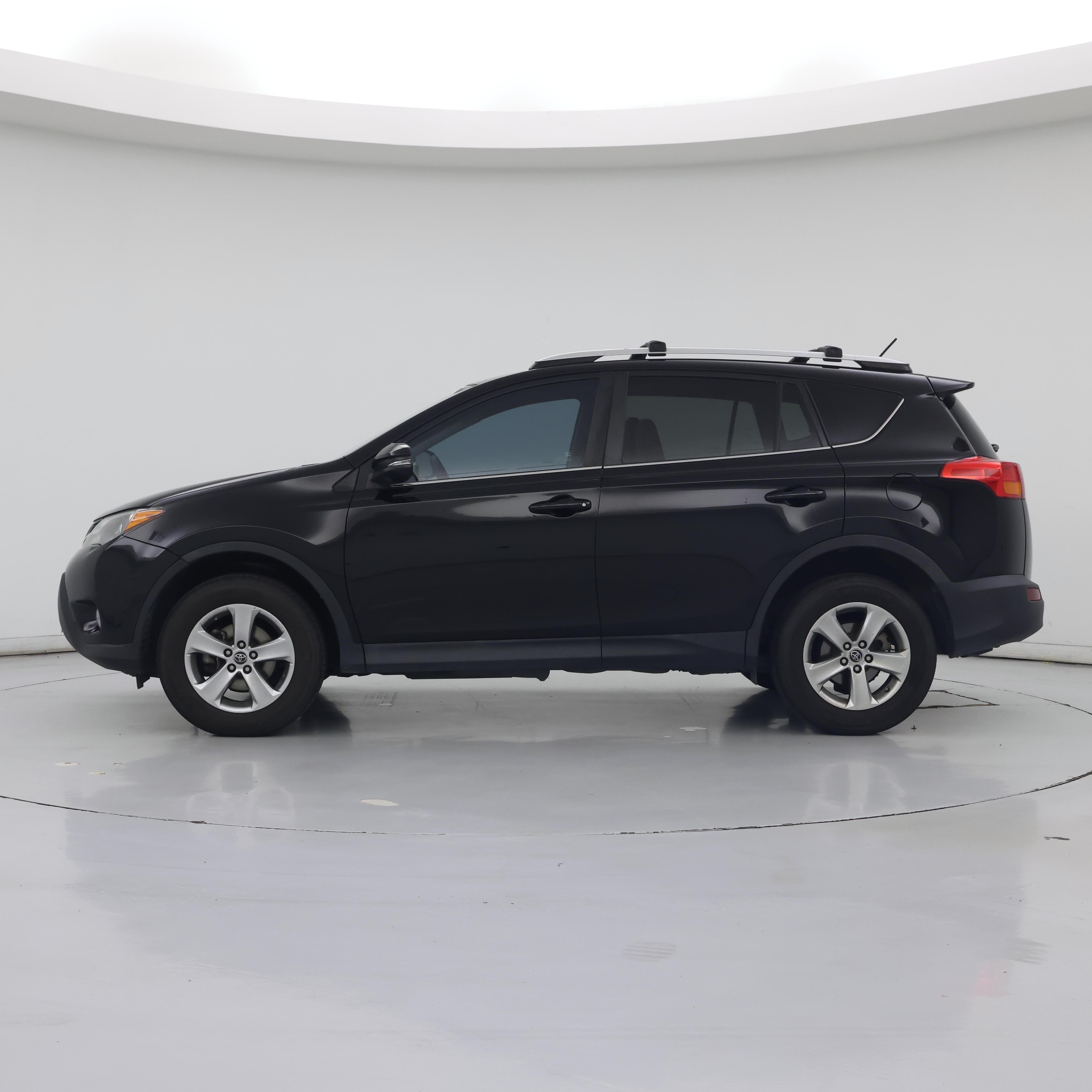 Thumbnail: 2015 Toyota RAV4 - 3