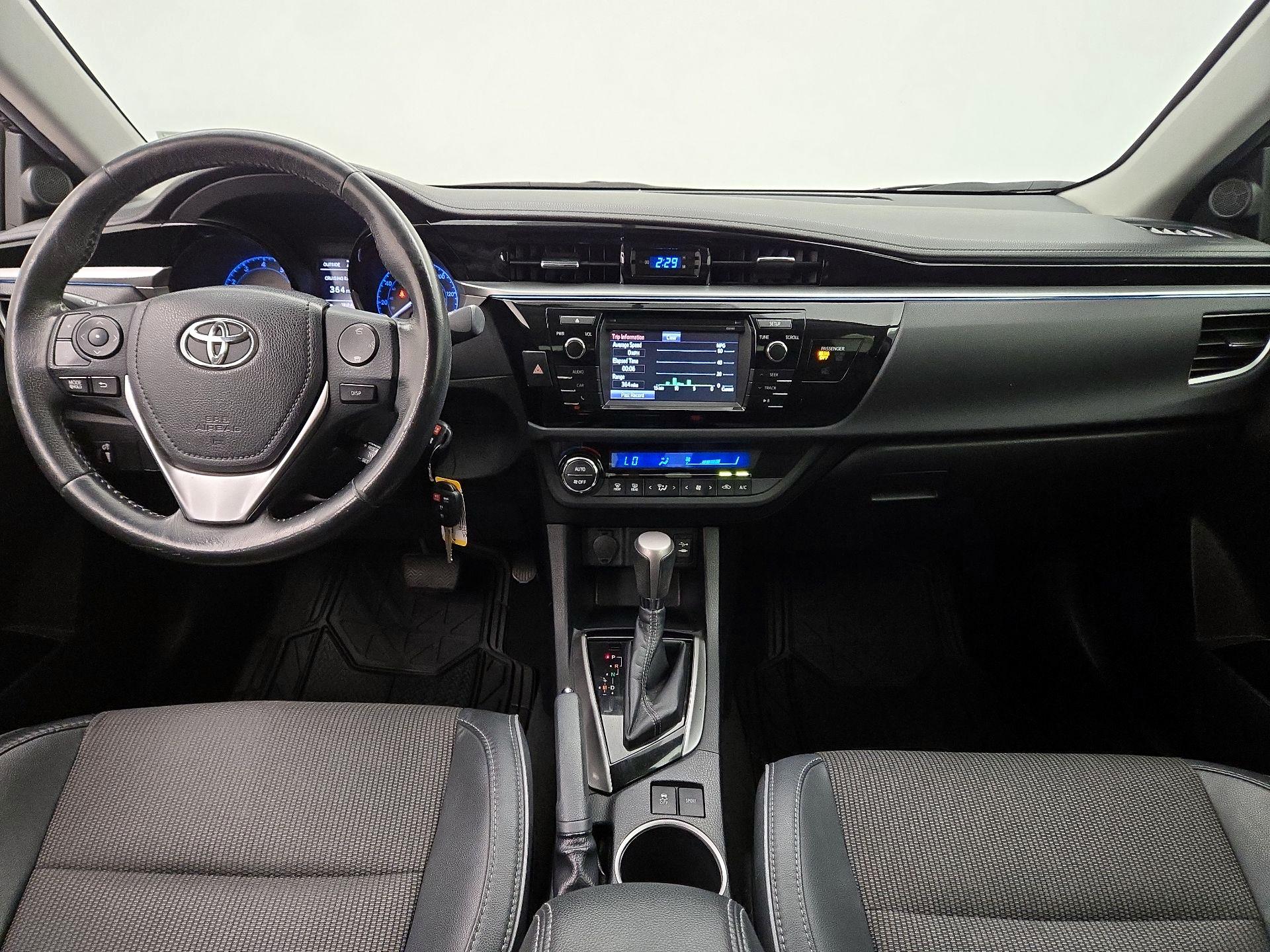 Thumbnail: 2015 Toyota Corolla - 9