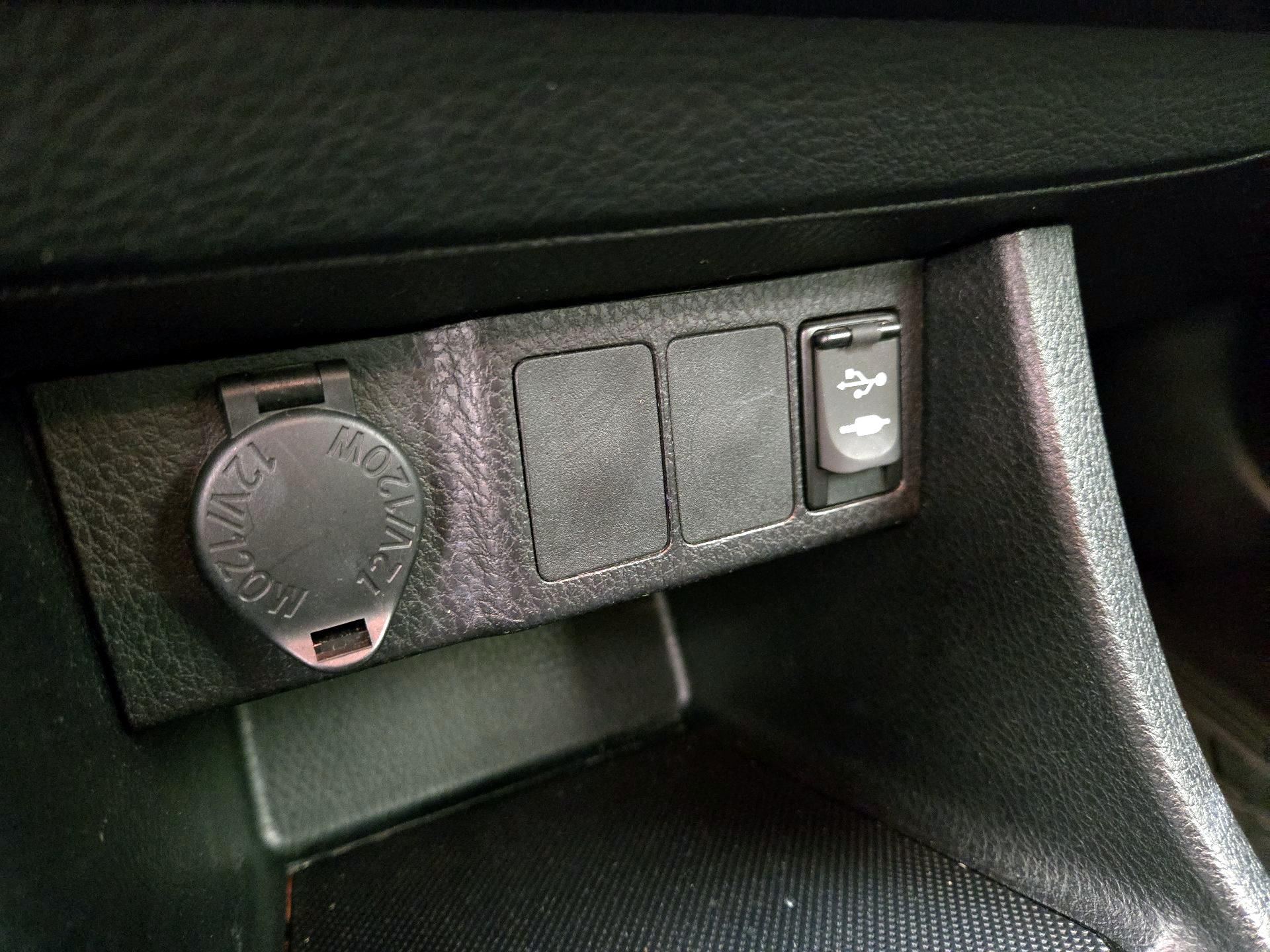 Thumbnail: 2015 Toyota Corolla - 18