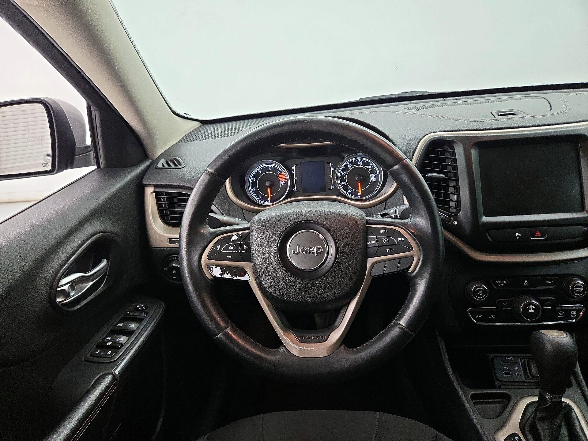 Thumbnail: 2016 Jeep Cherokee - 10
