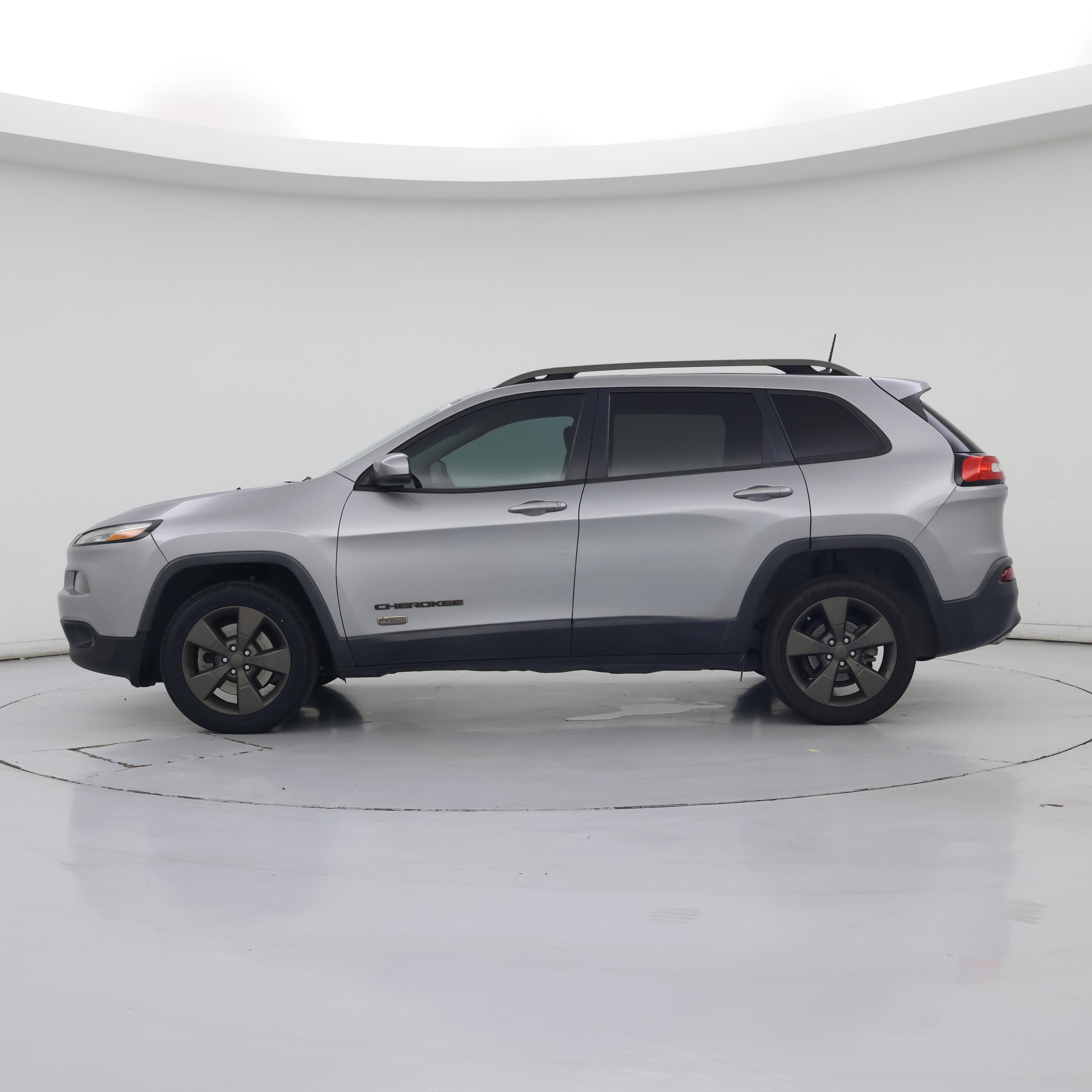 Thumbnail: 2016 Jeep Cherokee - 3