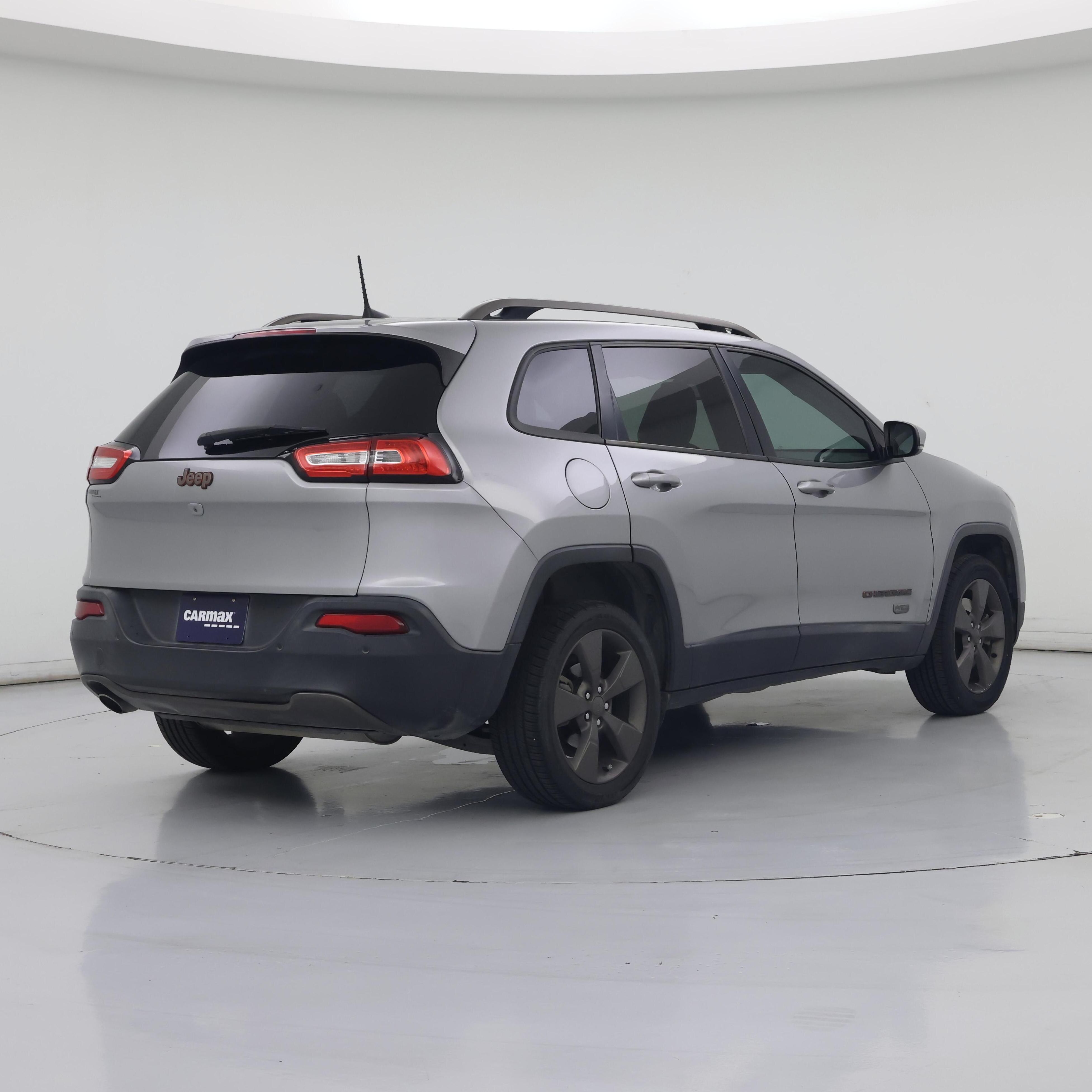 Thumbnail: 2016 Jeep Cherokee - 8
