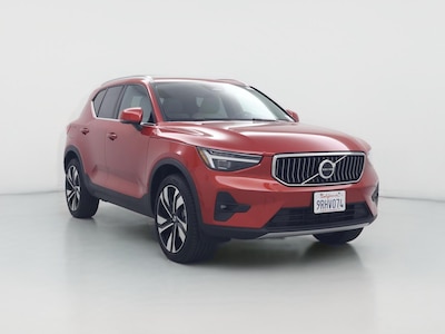 2025 Volvo XC40 B5 Ultra Bright Theme