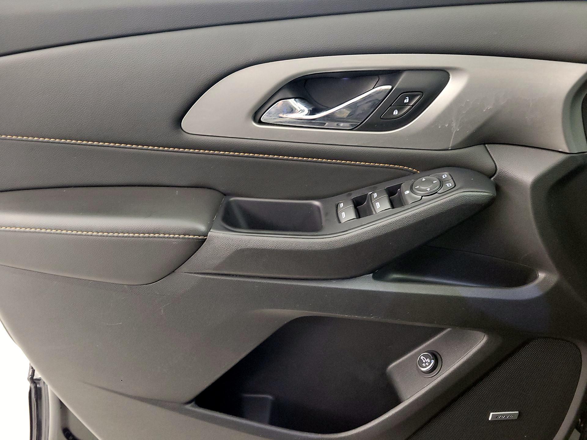 Thumbnail: 2020 Chevrolet Traverse - 12