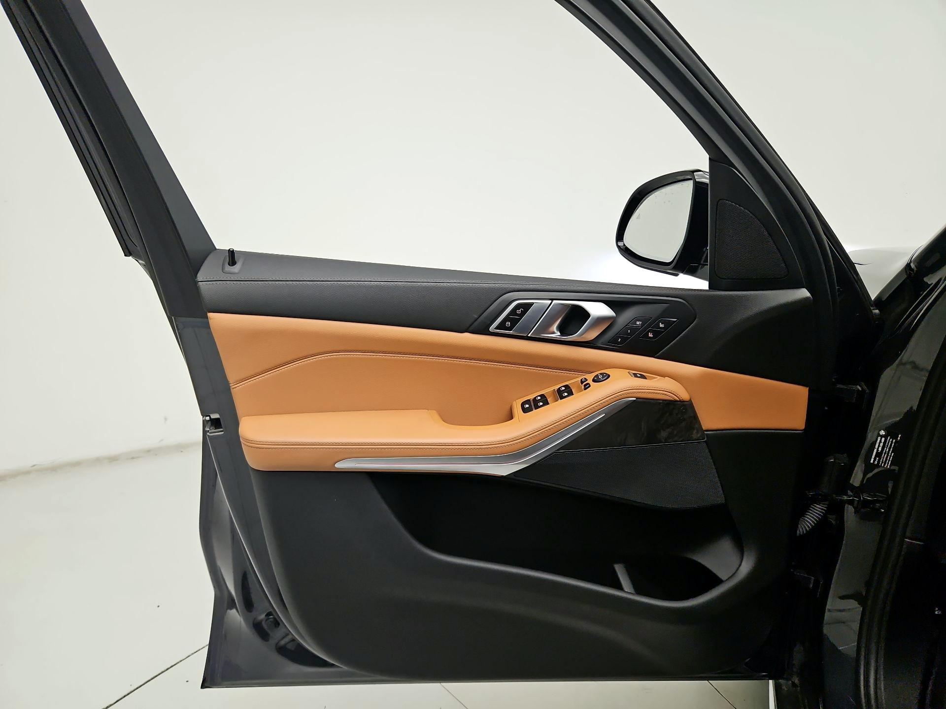 Thumbnail: 2022 BMW X5 - 12