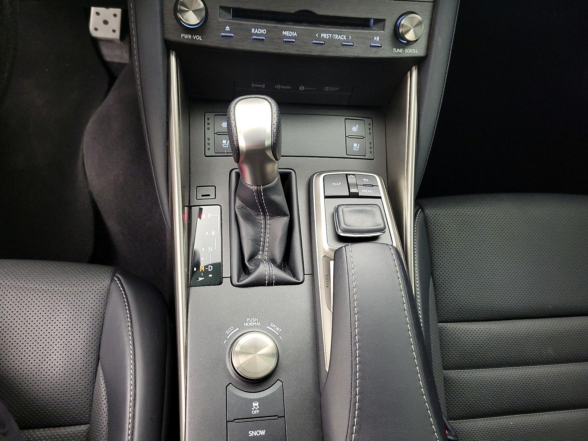 Thumbnail: 2019 Lexus IS - 18
