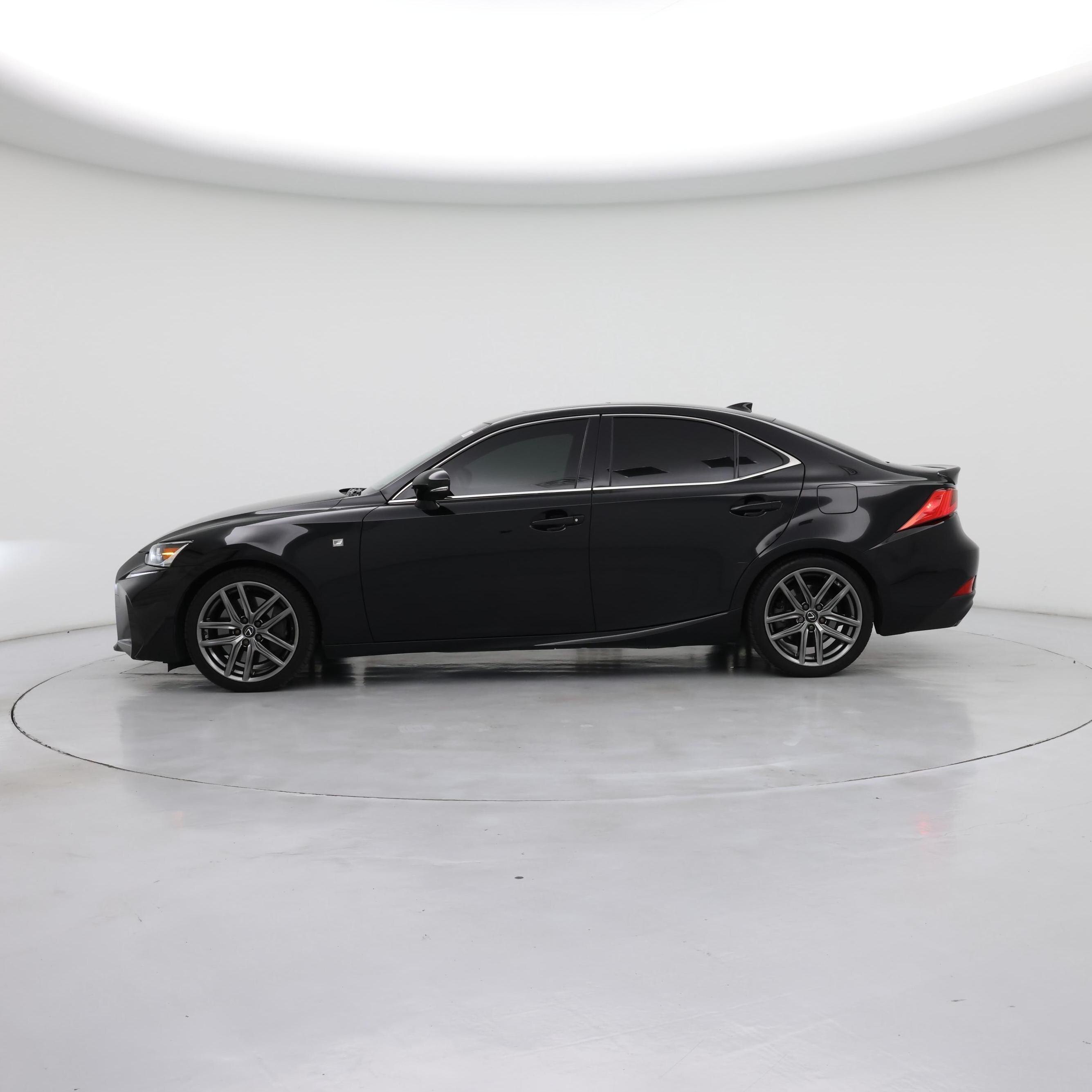 Thumbnail: 2019 Lexus IS - 3