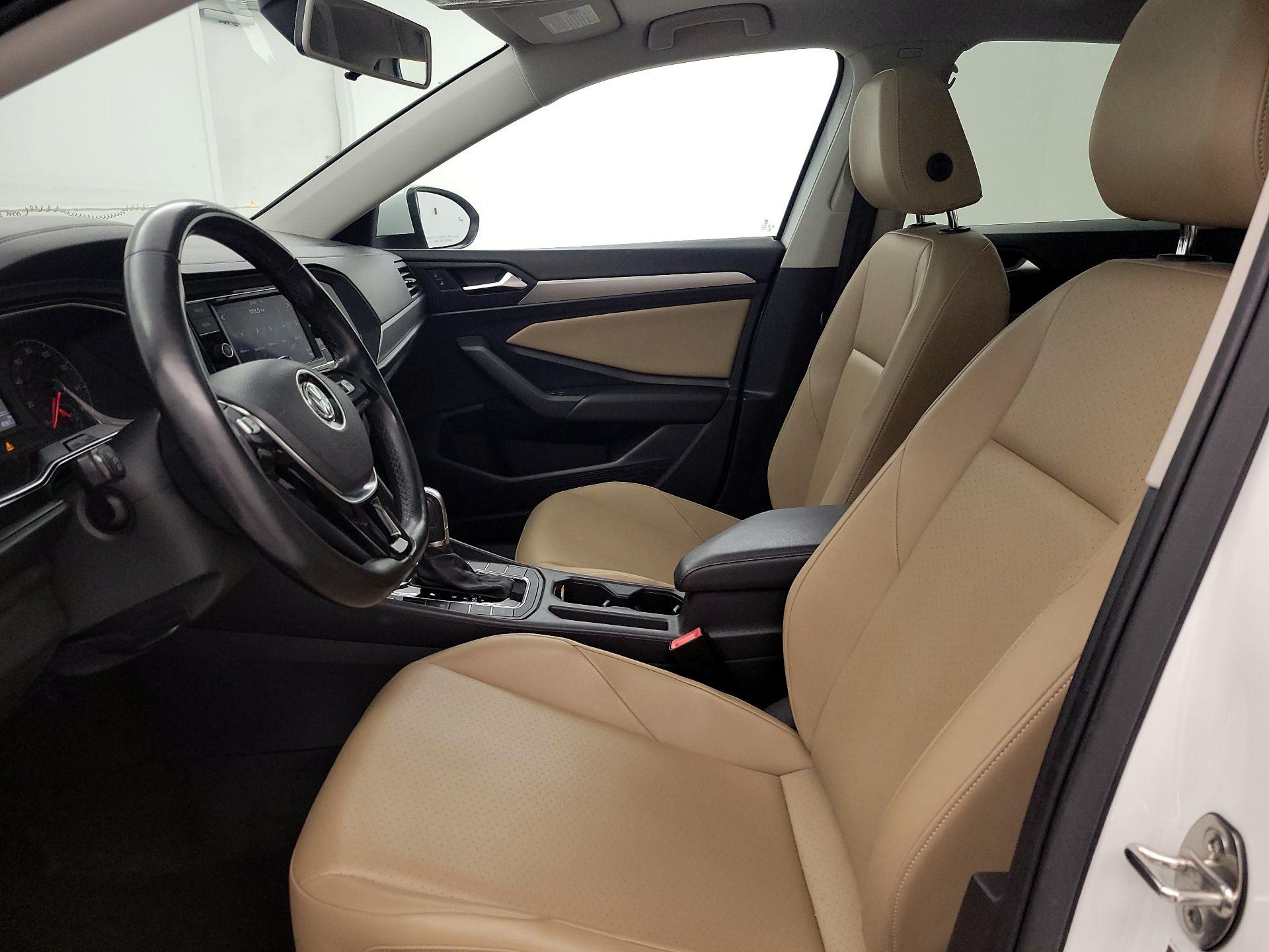 Thumbnail: 2019 Volkswagen Jetta - 9