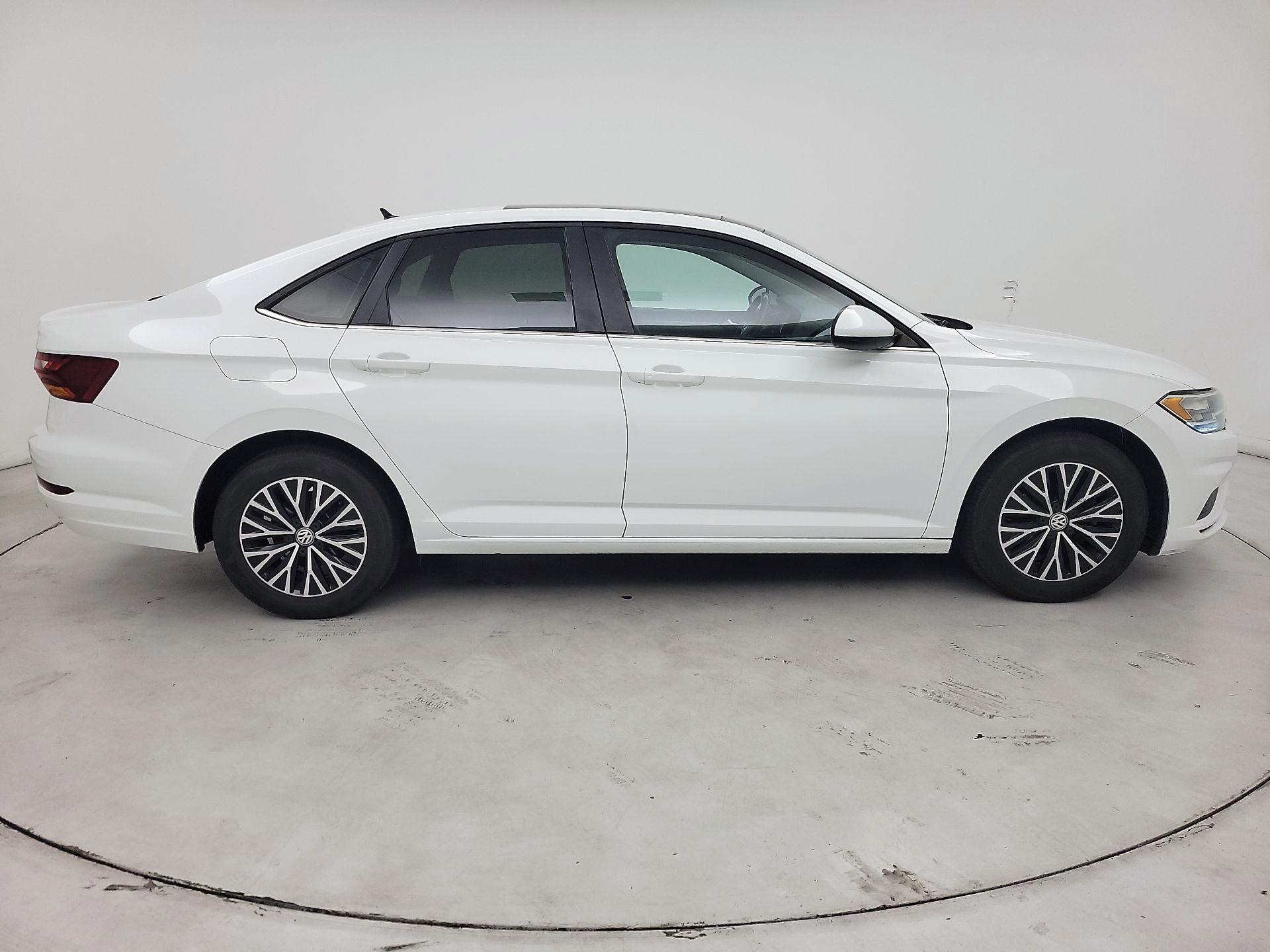 Thumbnail: 2019 Volkswagen Jetta - 4