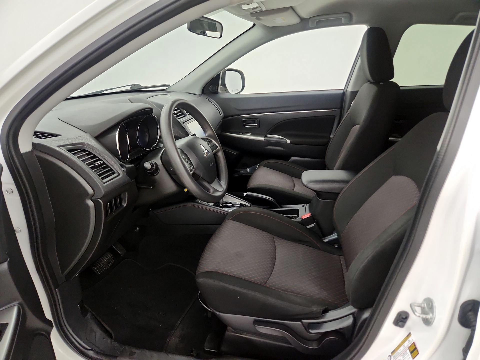 Thumbnail: 2019 Mitsubishi Outlander Sport - 9