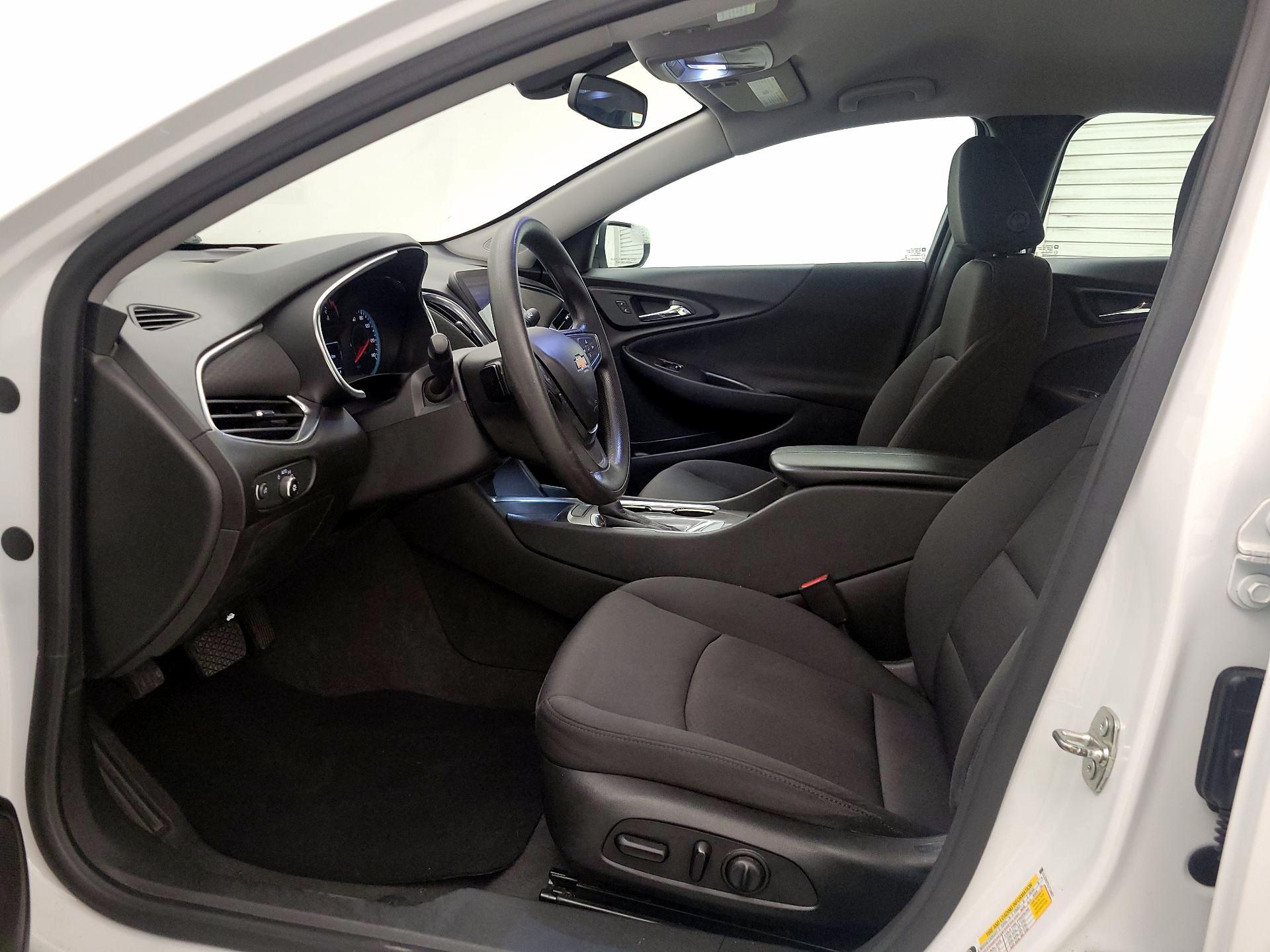 Thumbnail: 2020 Chevrolet Malibu - 11