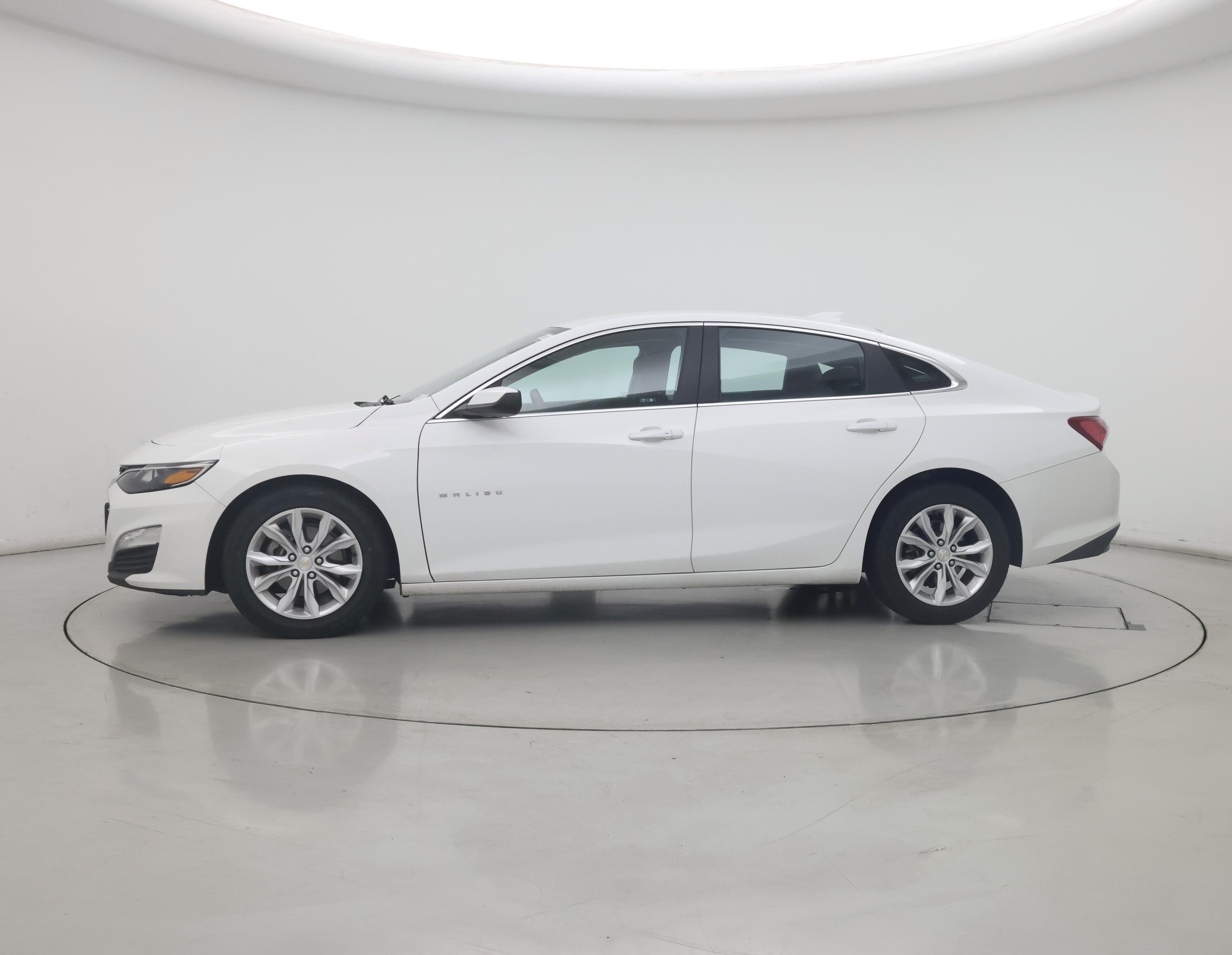 Thumbnail: 2020 Chevrolet Malibu - 3