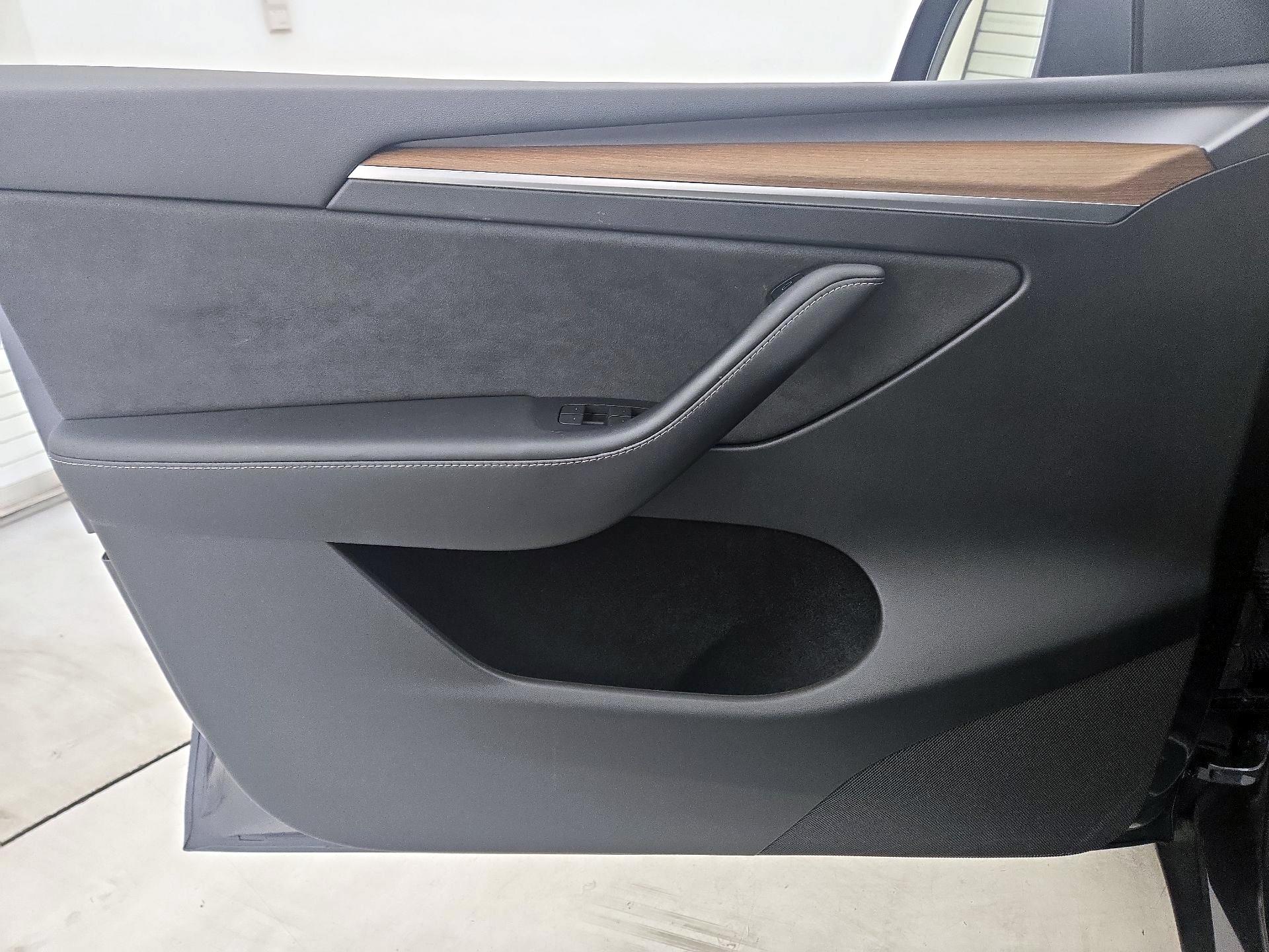 Thumbnail: 2023 Tesla Model Y - 12
