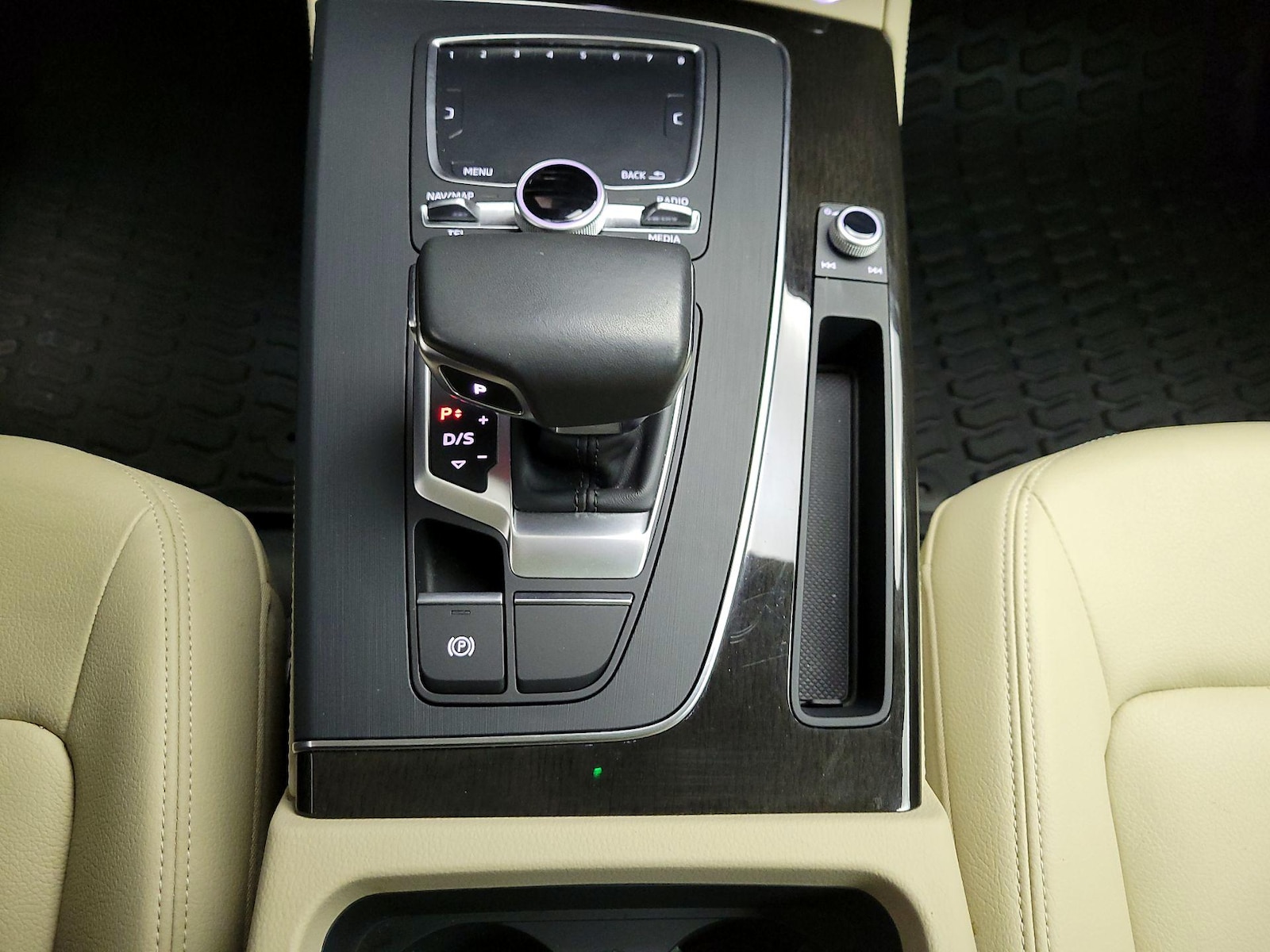 2019 Audi Q5 Premium Plus - Photo 18