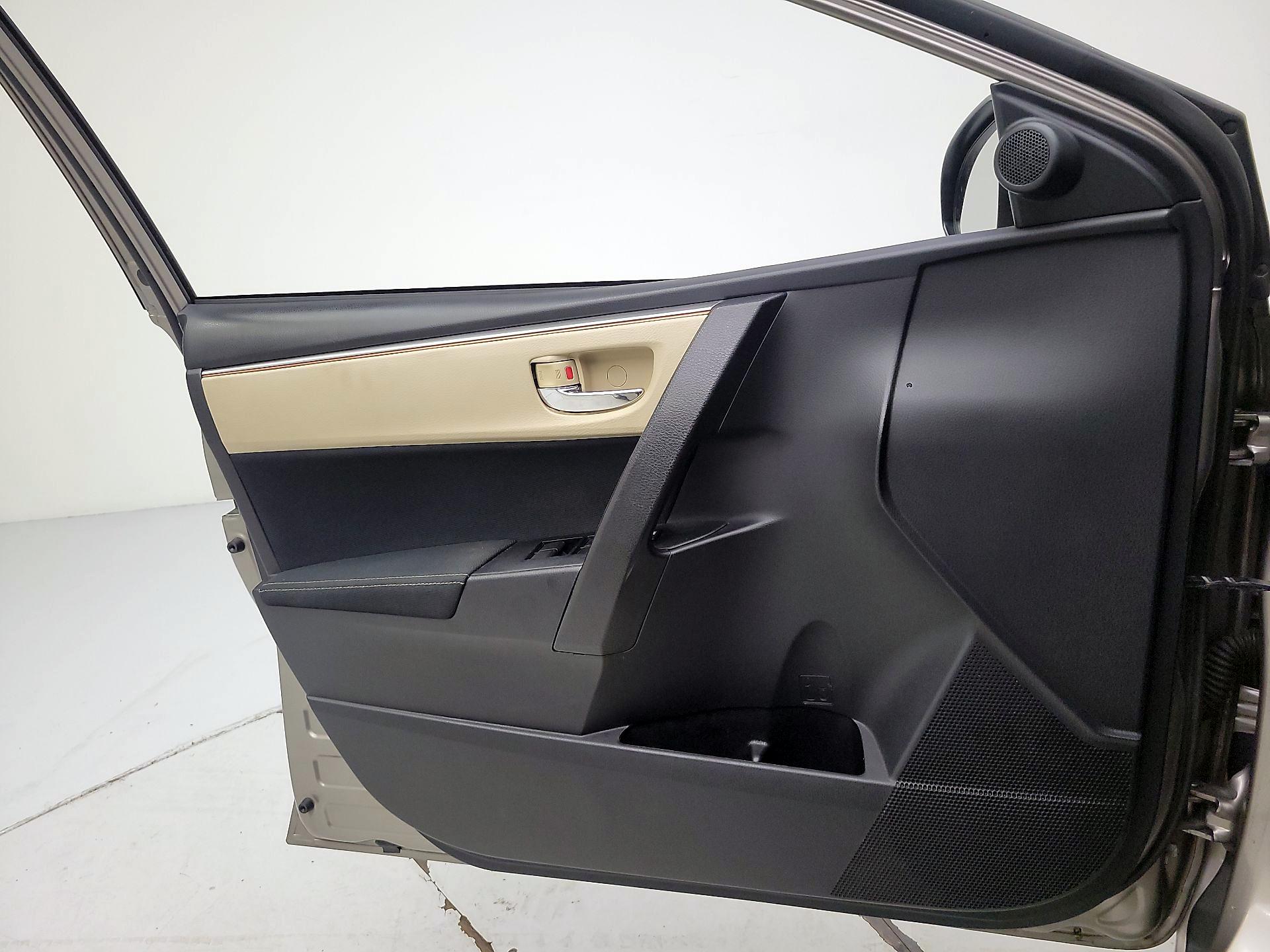 Thumbnail: 2016 Toyota Corolla - 12