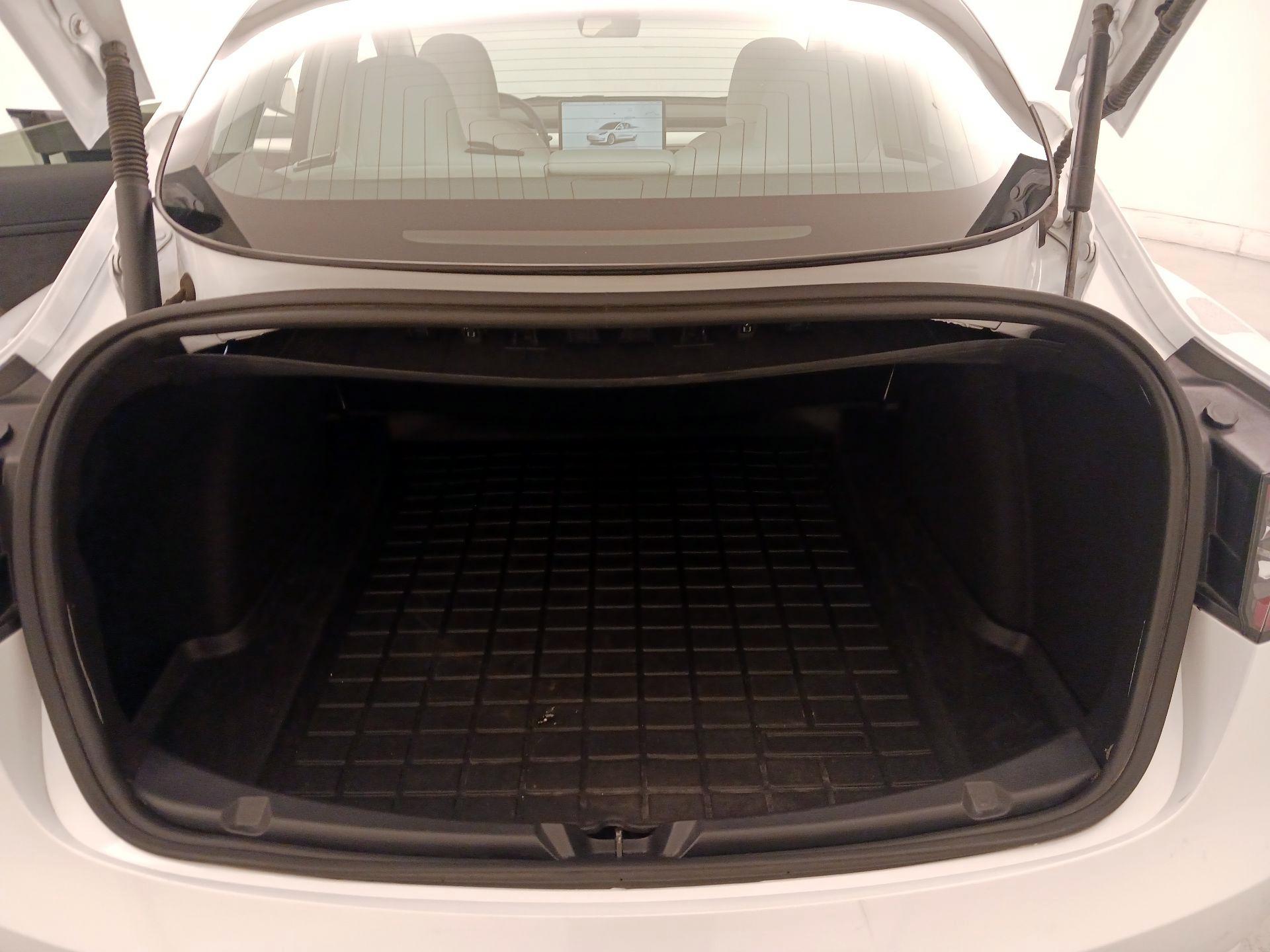 Thumbnail: 2022 Tesla Model 3 - 20