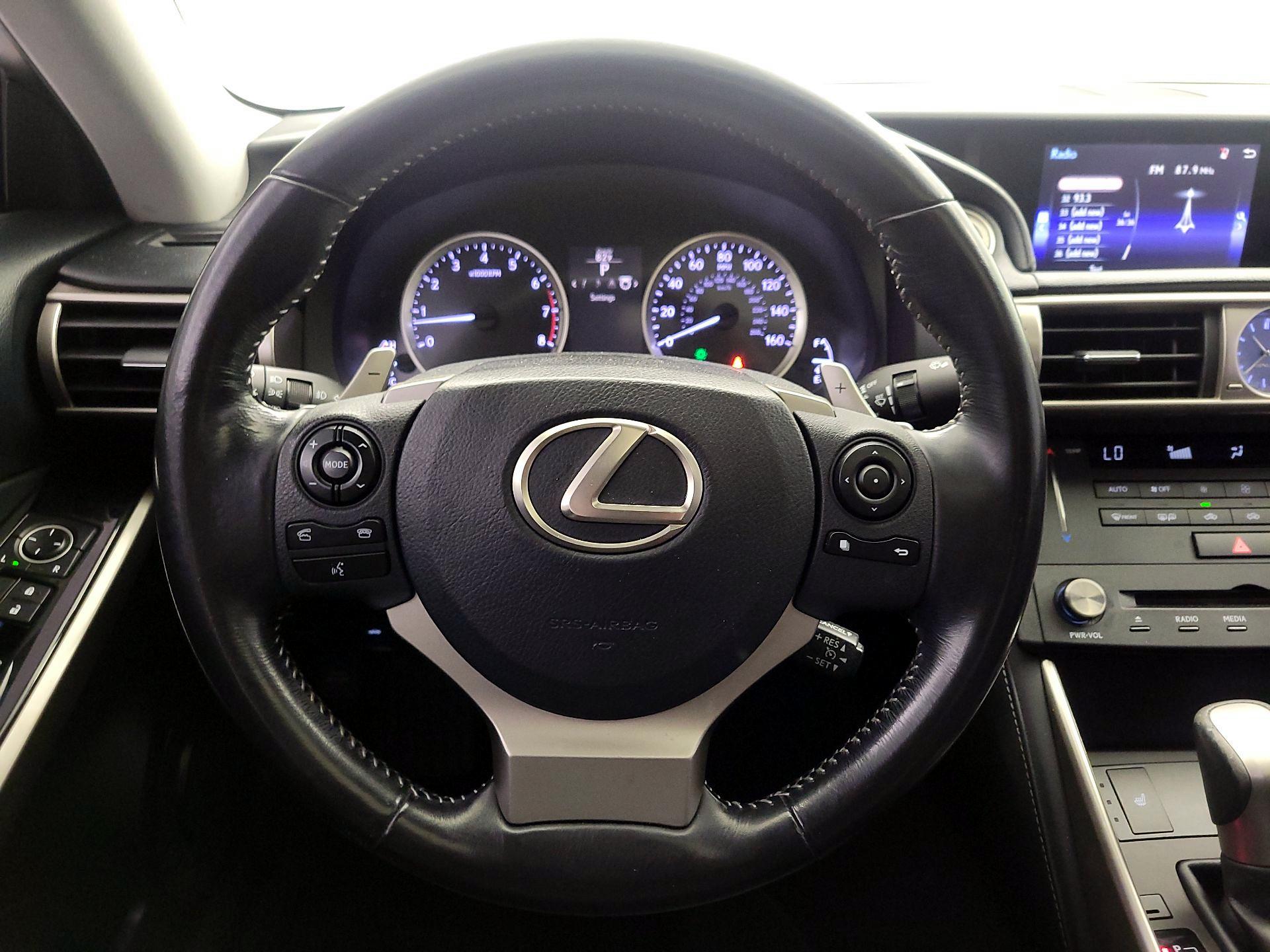 Thumbnail: 2016 Lexus IS - 10