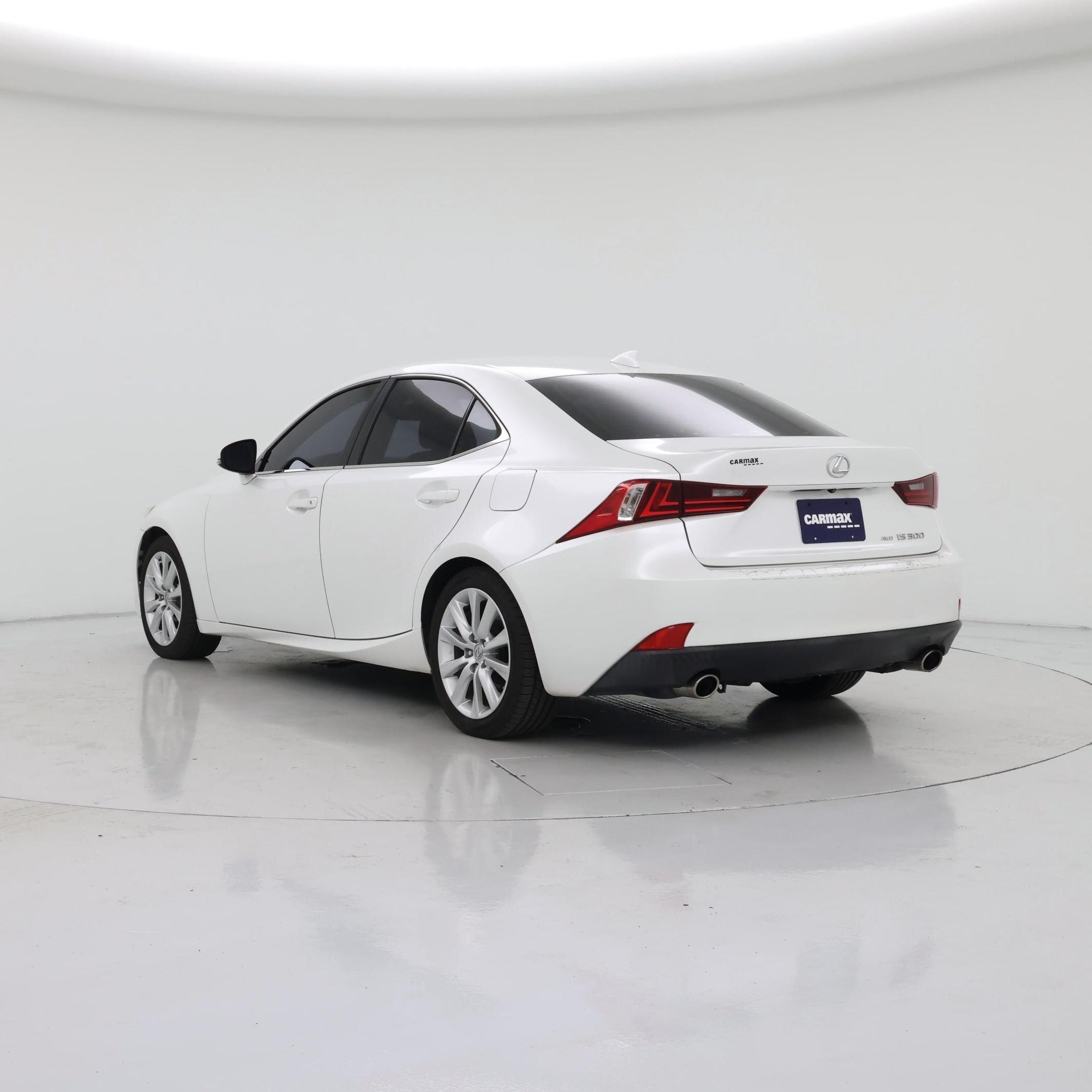 Thumbnail: 2016 Lexus IS - 2