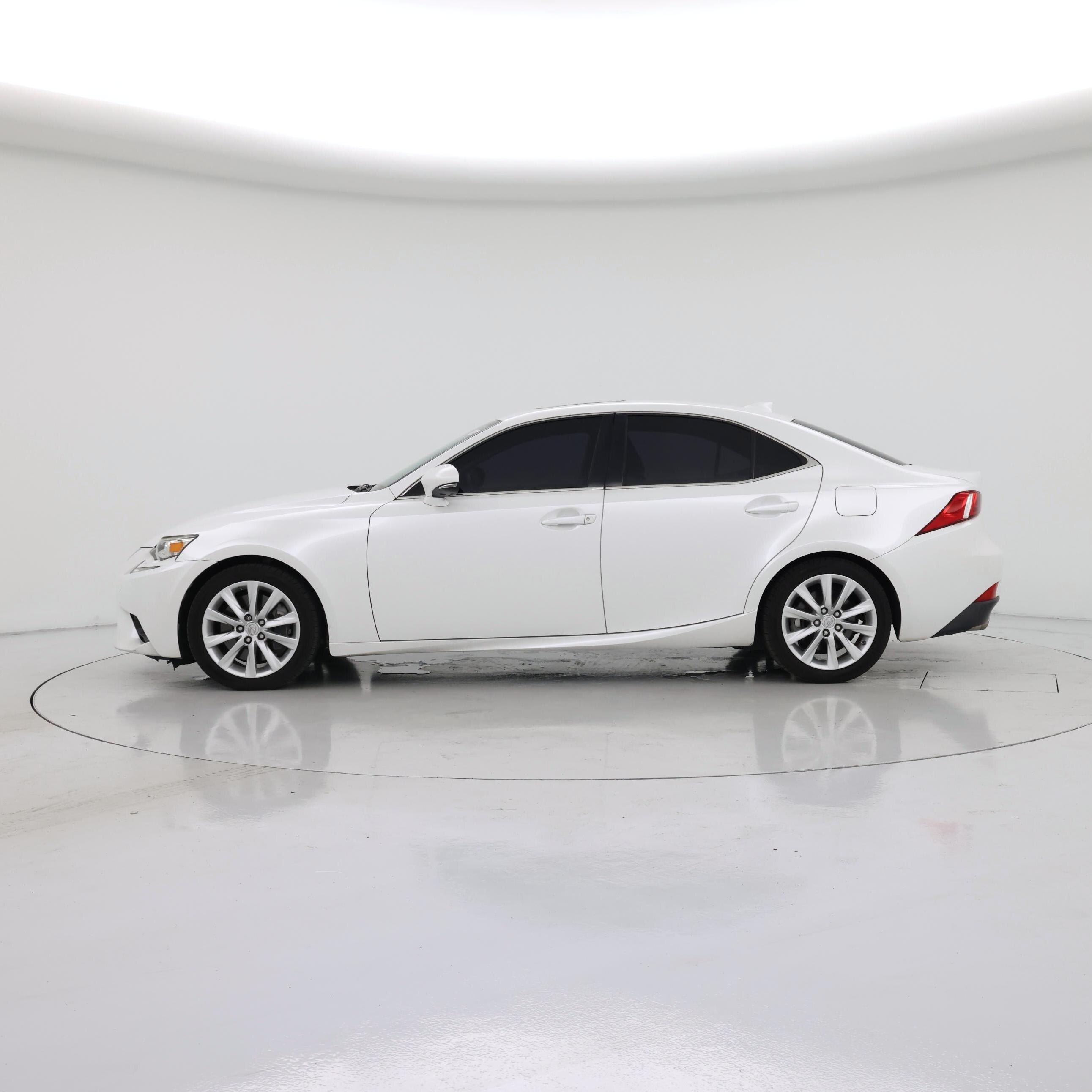 Thumbnail: 2016 Lexus IS - 3