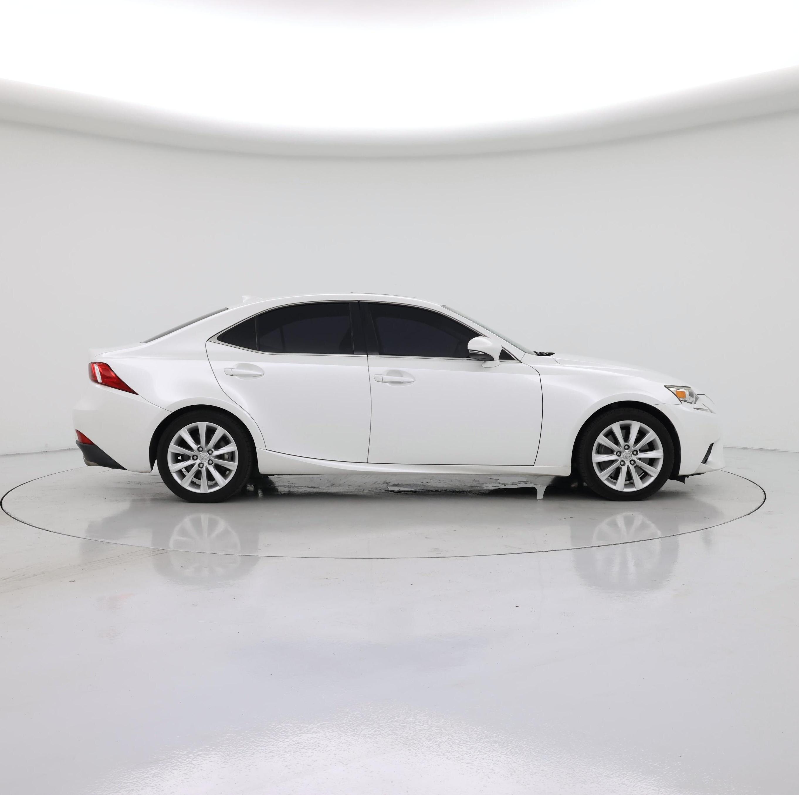 Thumbnail: 2016 Lexus IS - 7