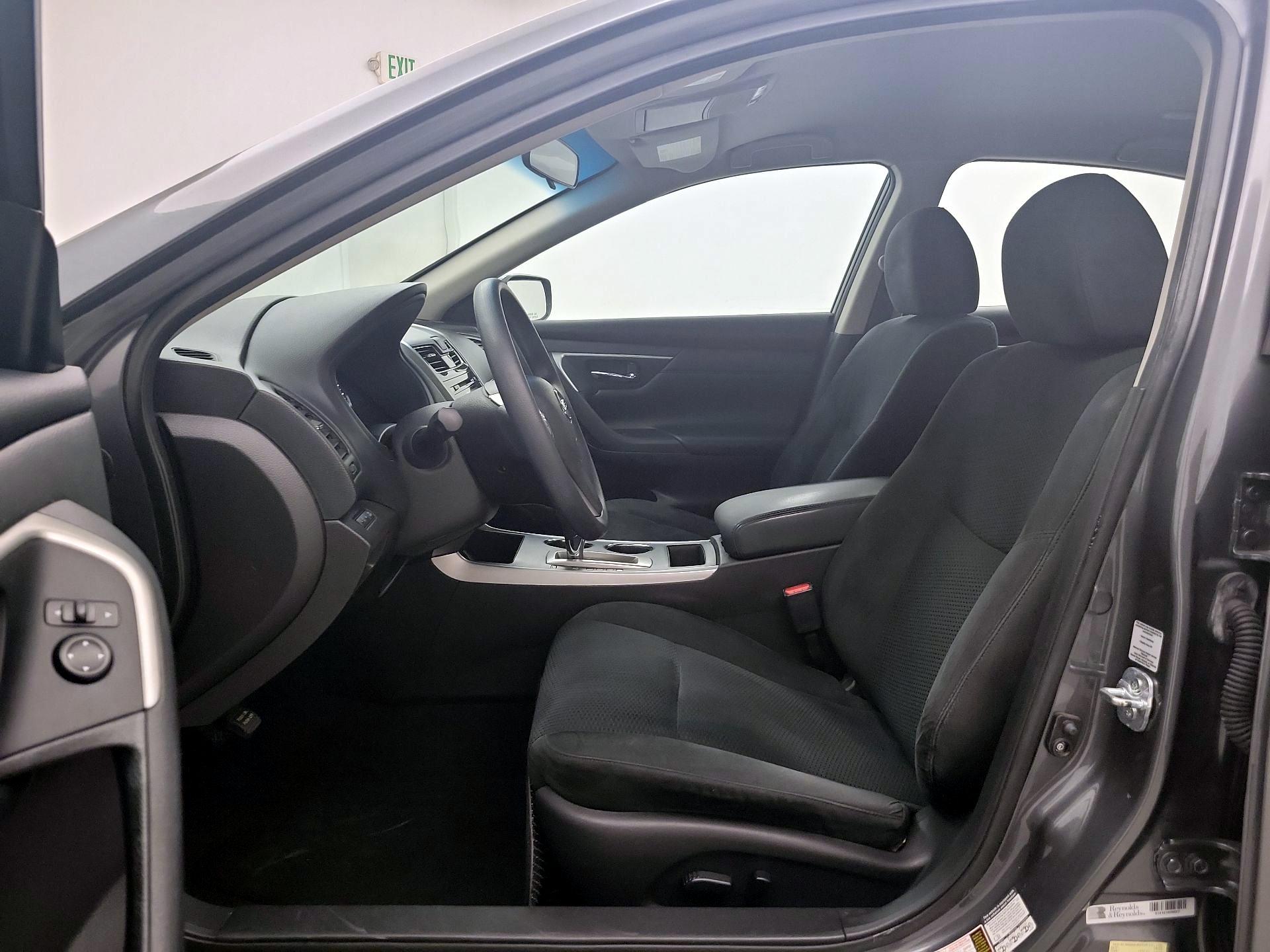 Thumbnail: 2015 Nissan Altima - 11