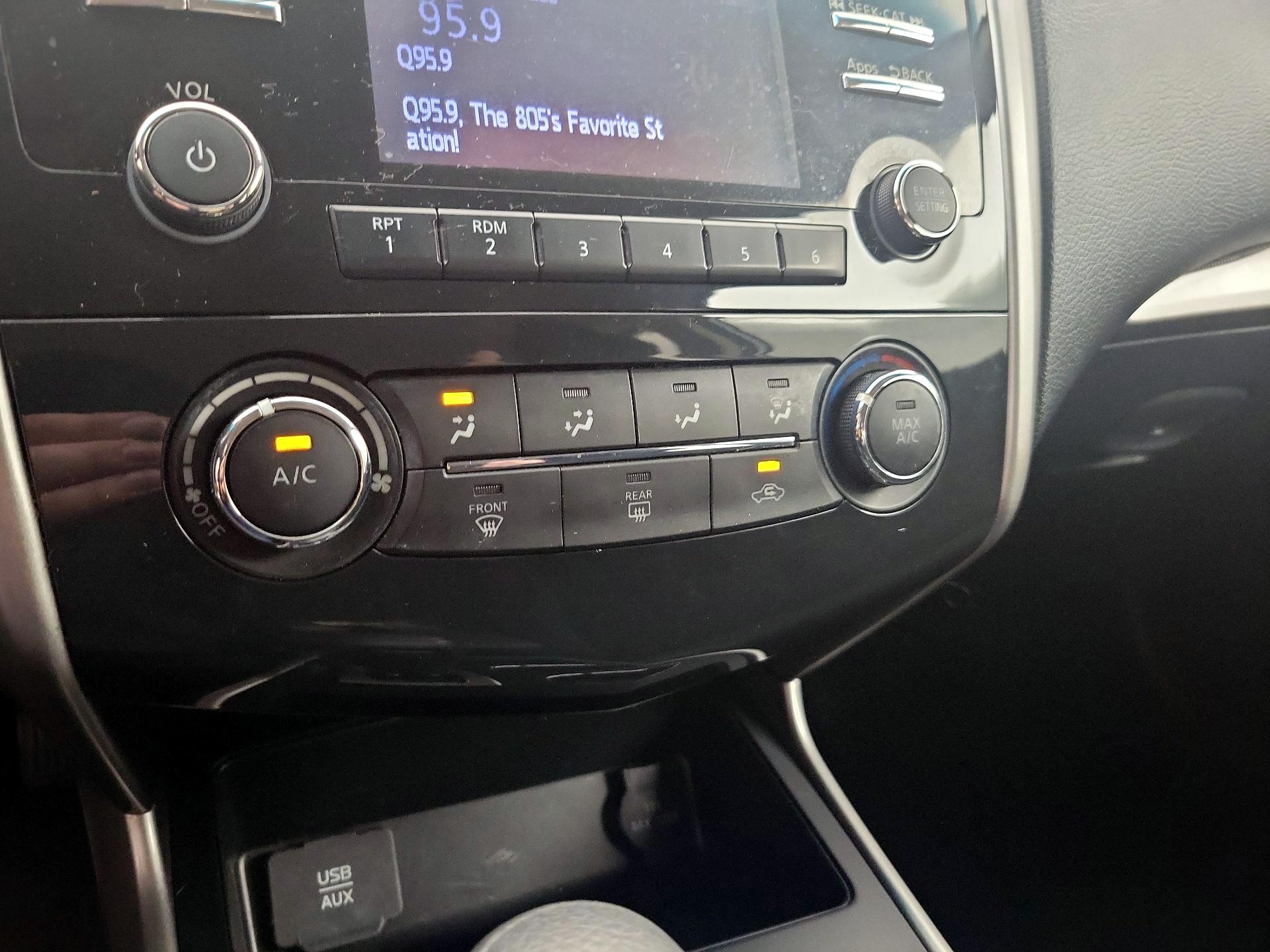 Thumbnail: 2015 Nissan Altima - 16