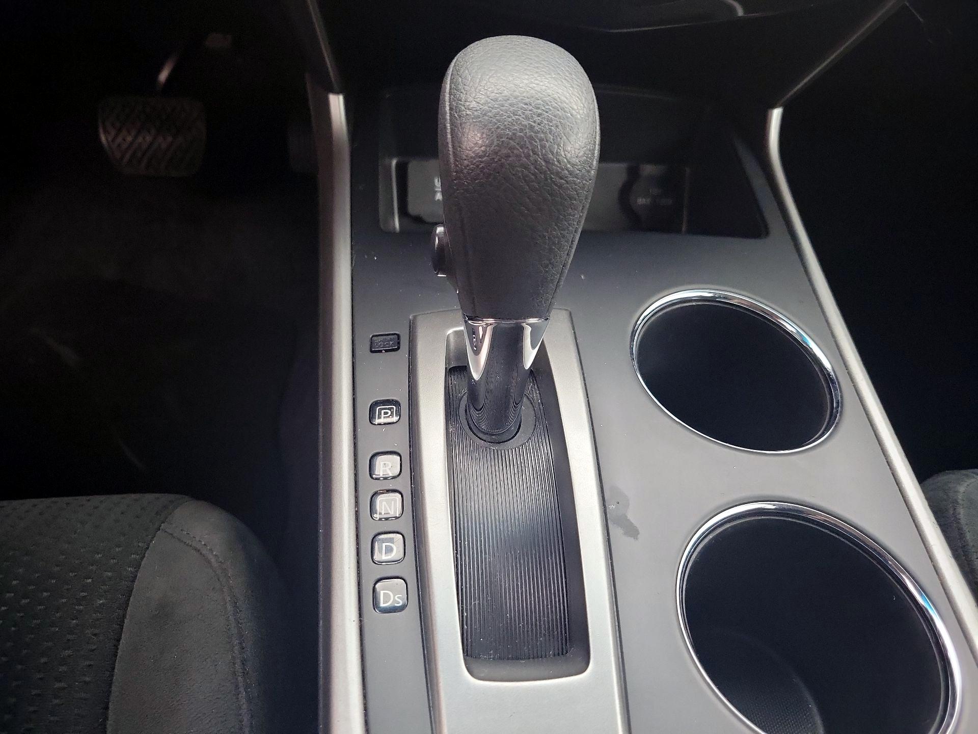 Thumbnail: 2015 Nissan Altima - 17