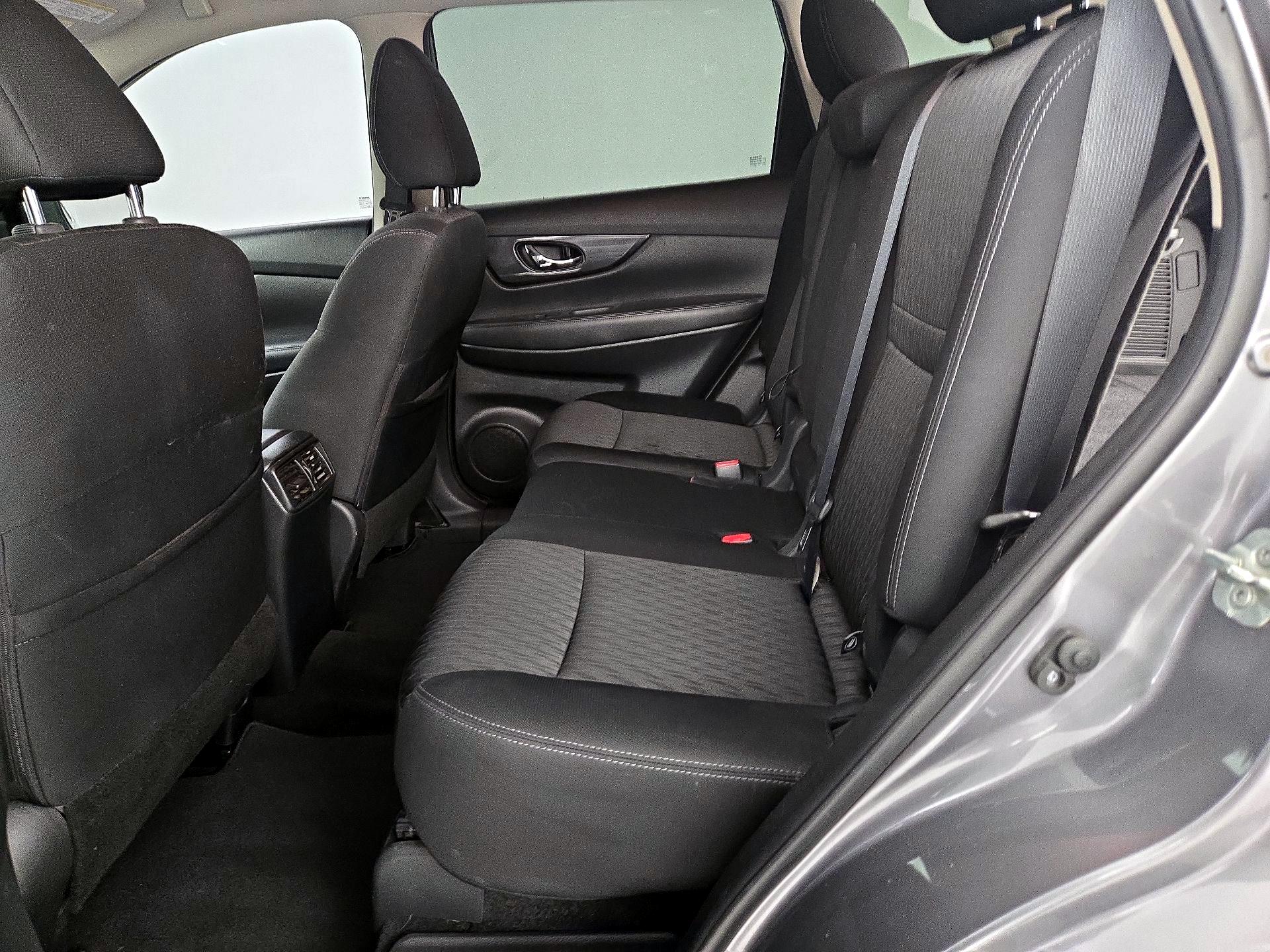 Thumbnail: 2019 Nissan Rogue - 19