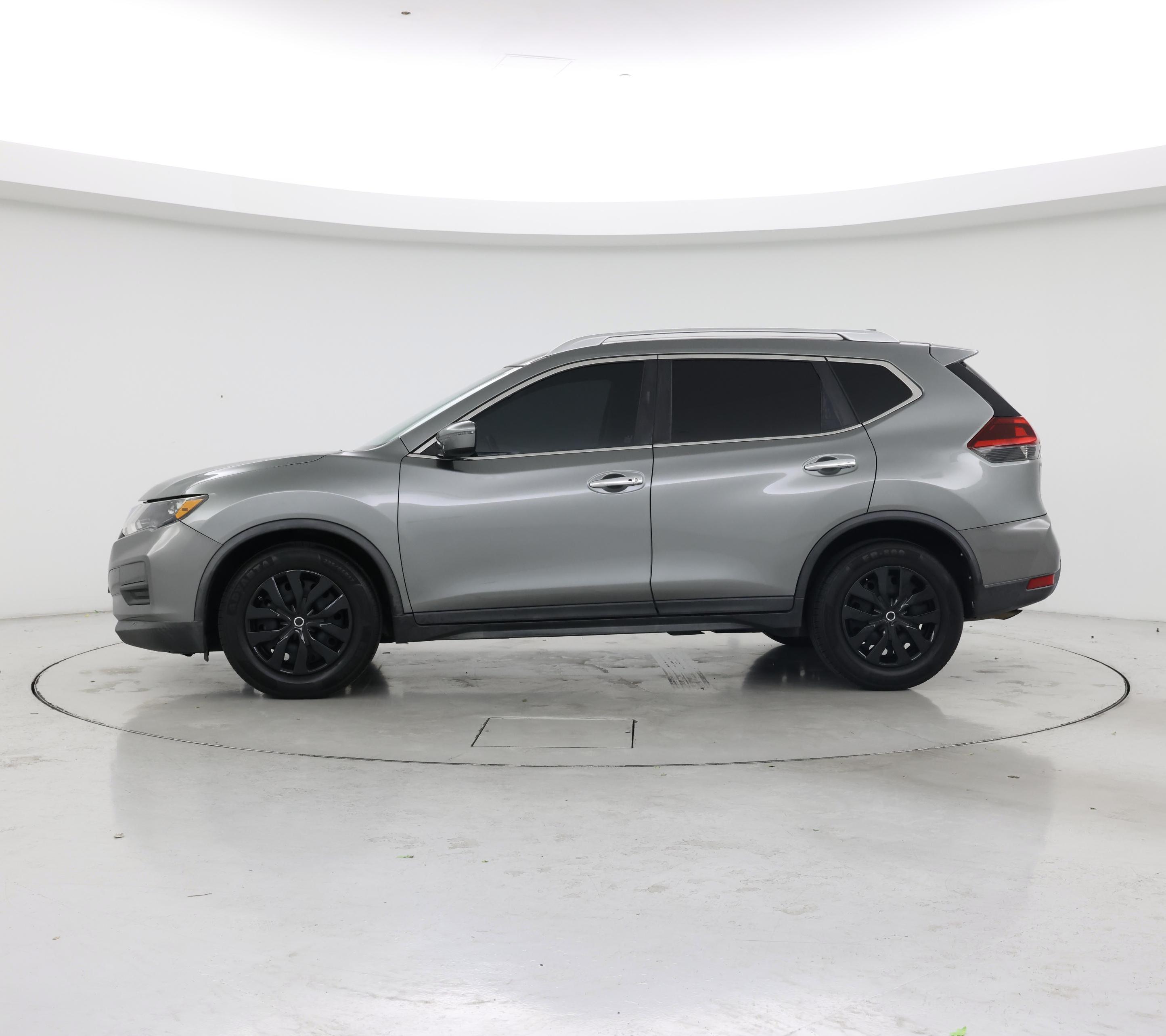 Thumbnail: 2019 Nissan Rogue - 3